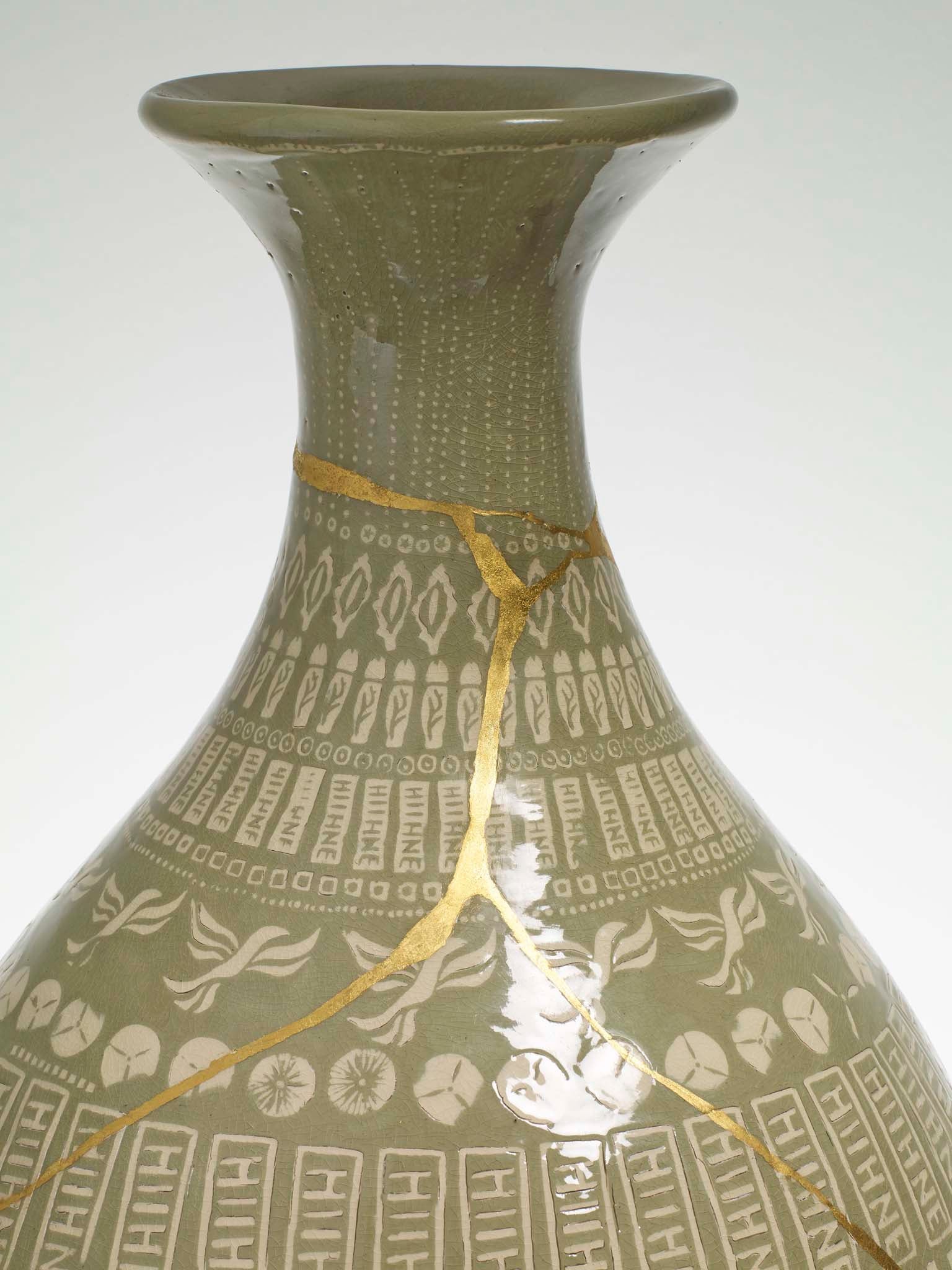 Grayson Perry Smashes Vase Portrait Of Chris Huhne The Independent