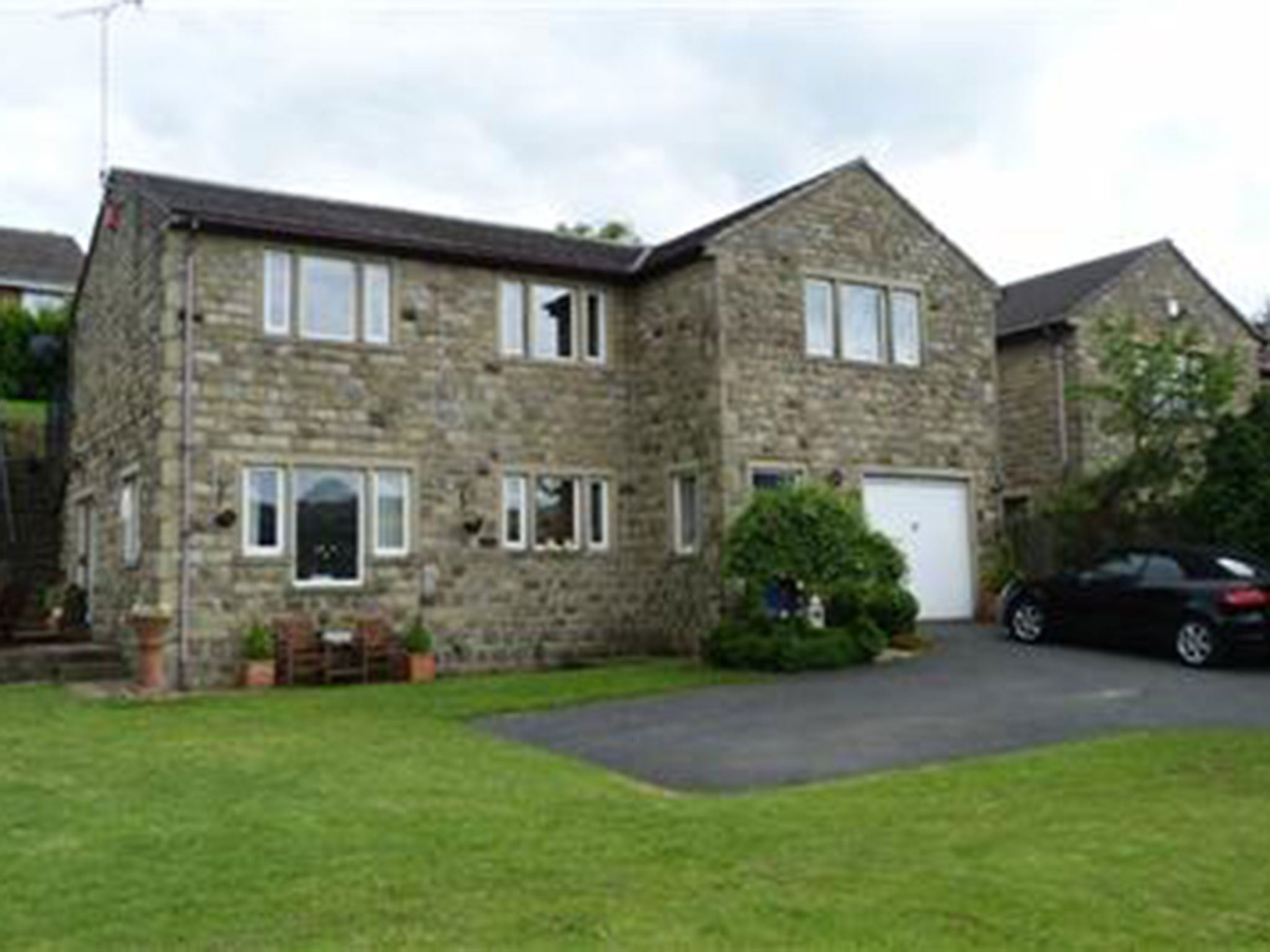 A five bedroom detached house for sale in Cowlersley, Huddersfield, West Yorkshire, for £275,000
