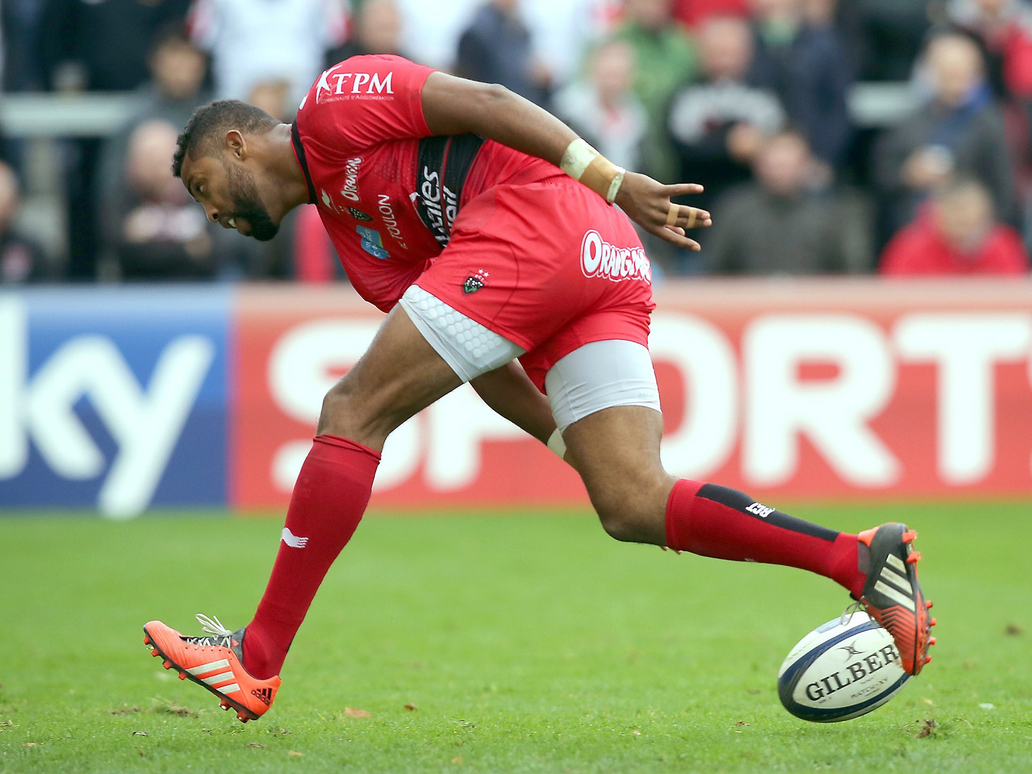 Toulon's English wing Delon Armitage scores his team's second try during the European Rugby Champions Cup match between Ulster and Toulon