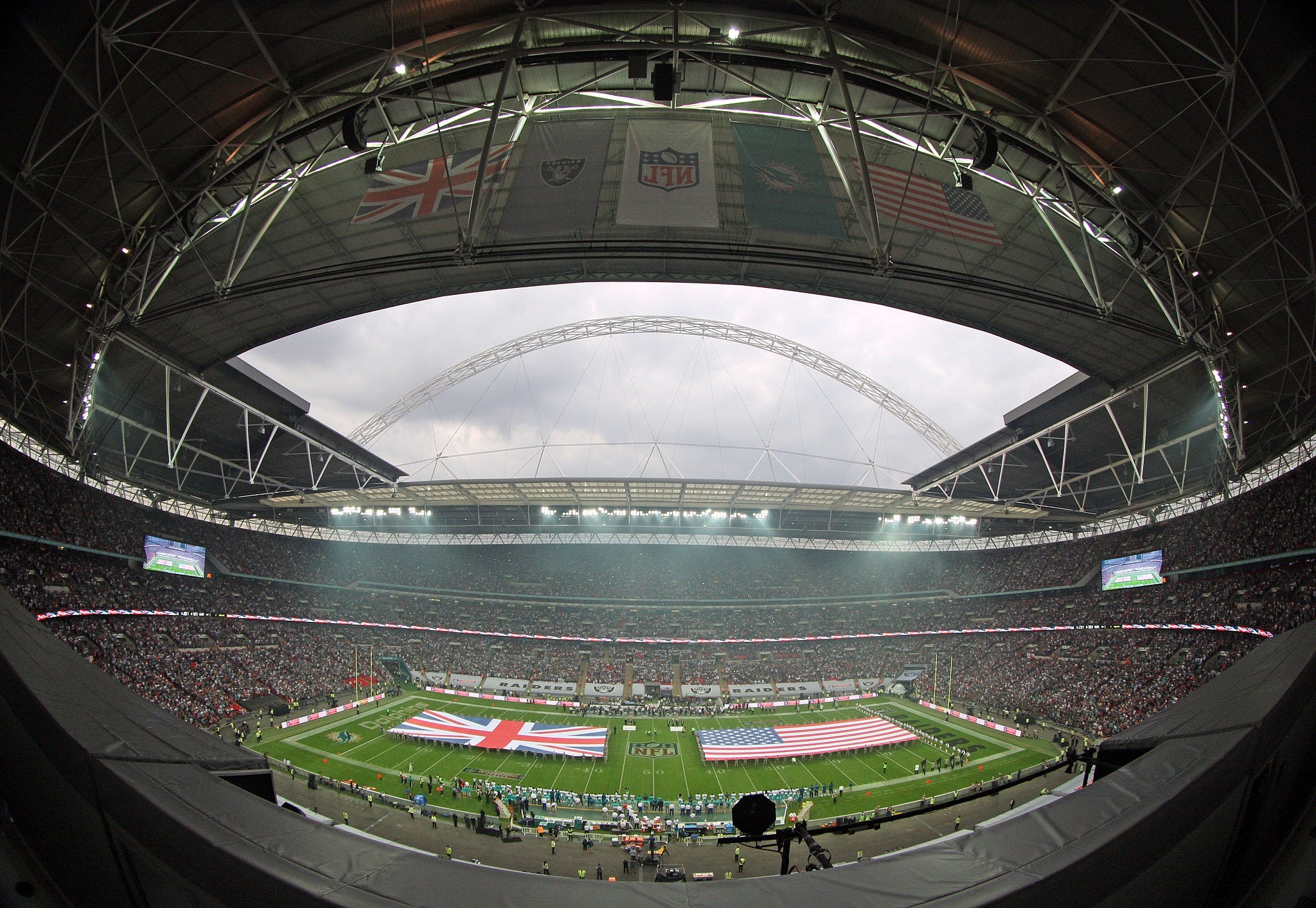 Dolphins beat Raiders 38-14 in International Series Game (Coverage