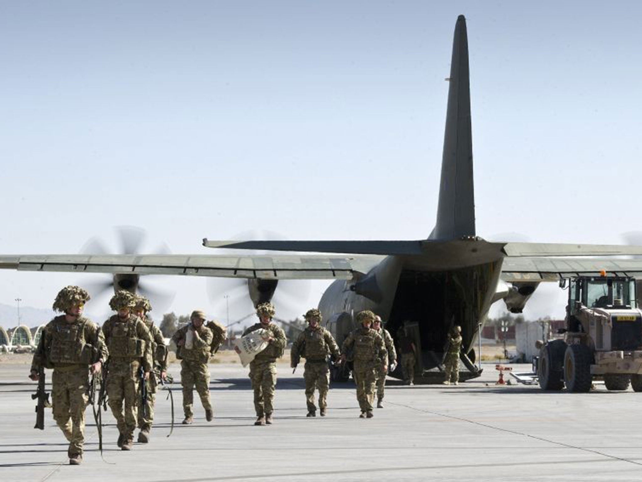 British troops at Kandahar Airfield on October 27, 2014 after leaving Camp Bastion for the final time