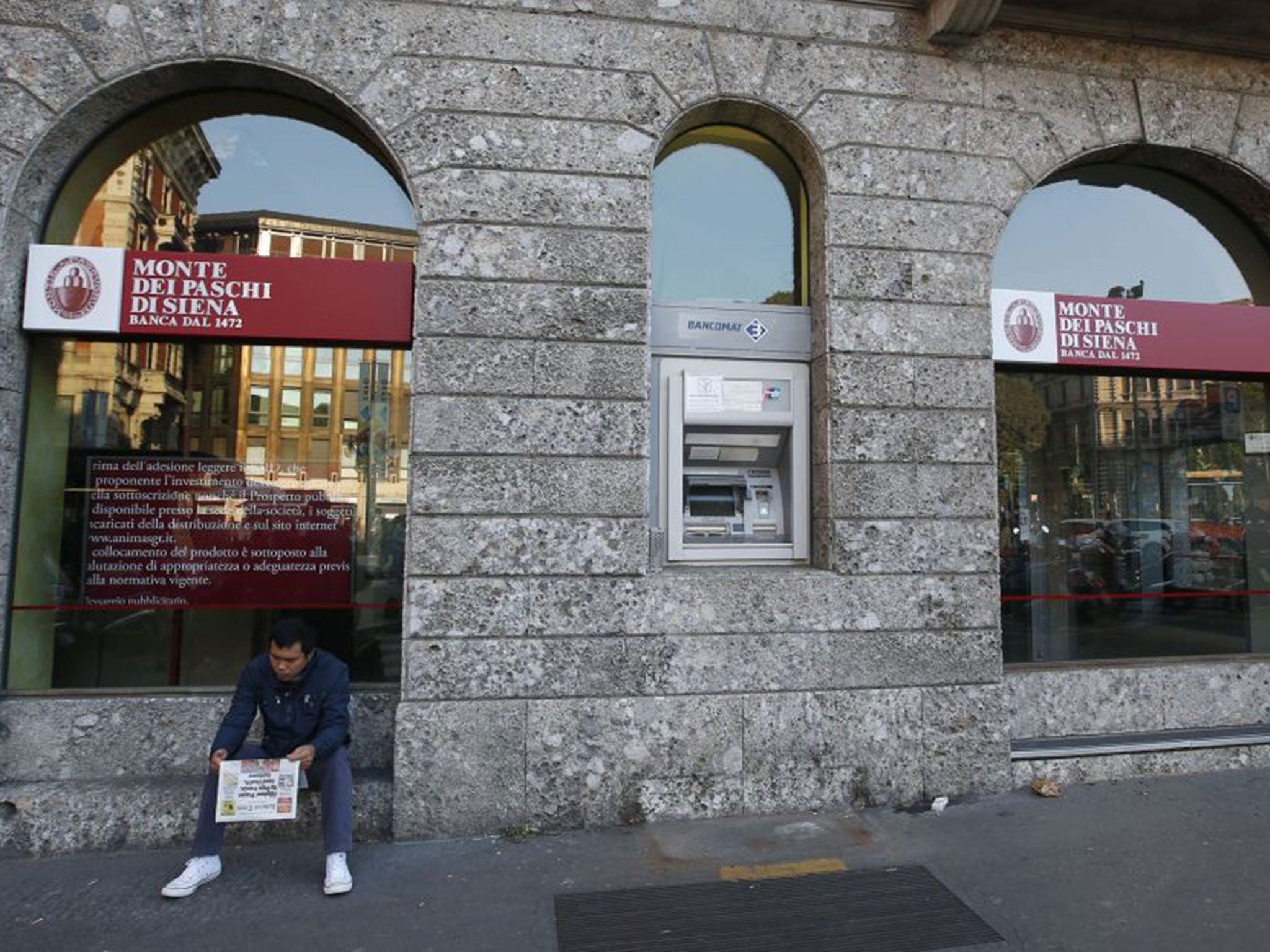 Shares in the world’s oldest bank Monte dei Paschi were suspended