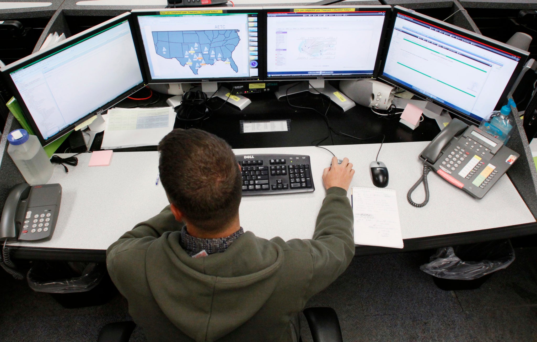 A n'etwork defender' at the US Air Force Space Command Network Operations &amp; Security Center in 2010