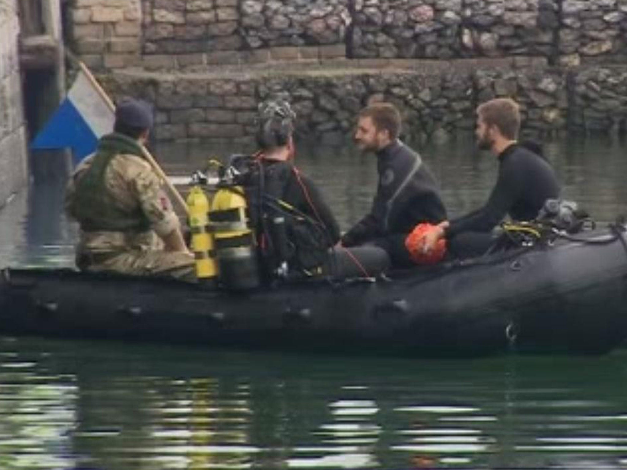 Royal Navy dive teams tried to save Darren Wakefield