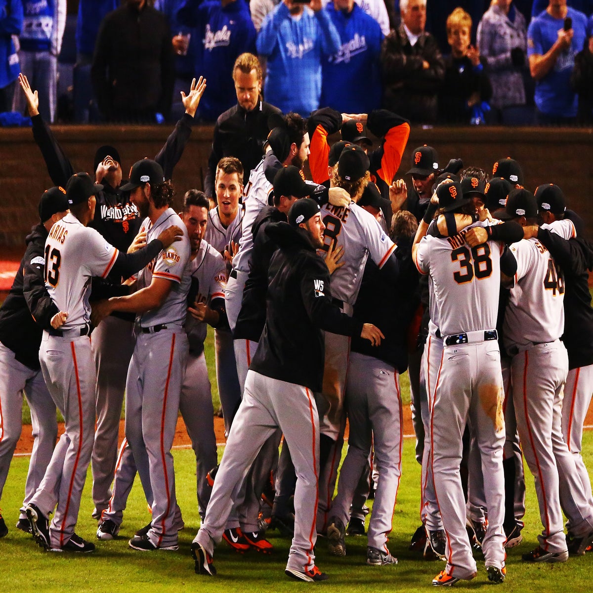 Giants End Royals' Run for 3rd Title in 5 Season