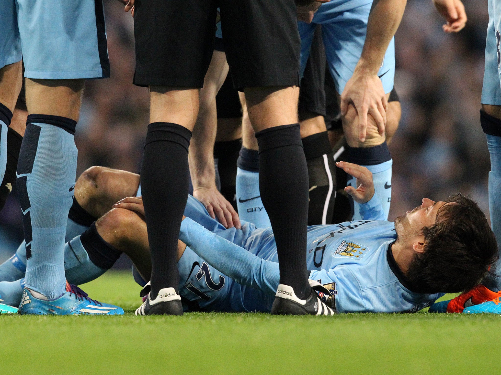 David Silva suffers an injury