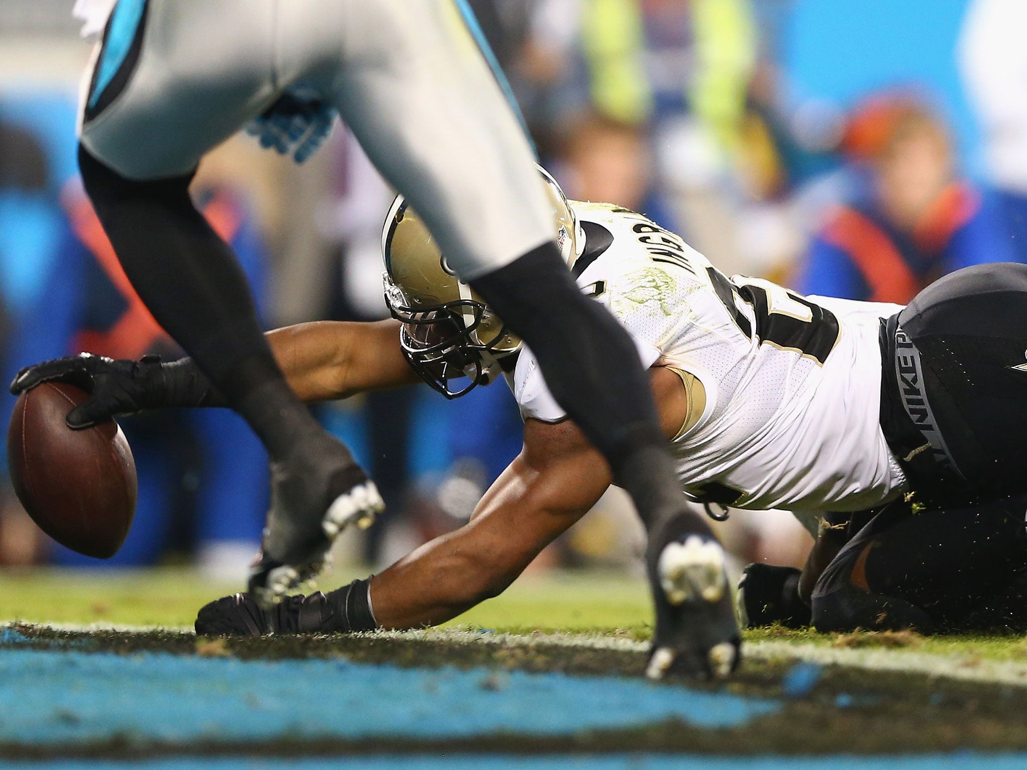 Saints top Panthers 28-10 to take NFC South lead