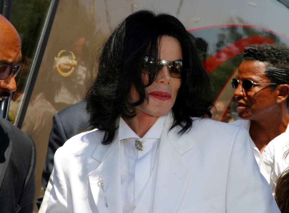 Michael Jackson at a pre-trial hearing in August 2004