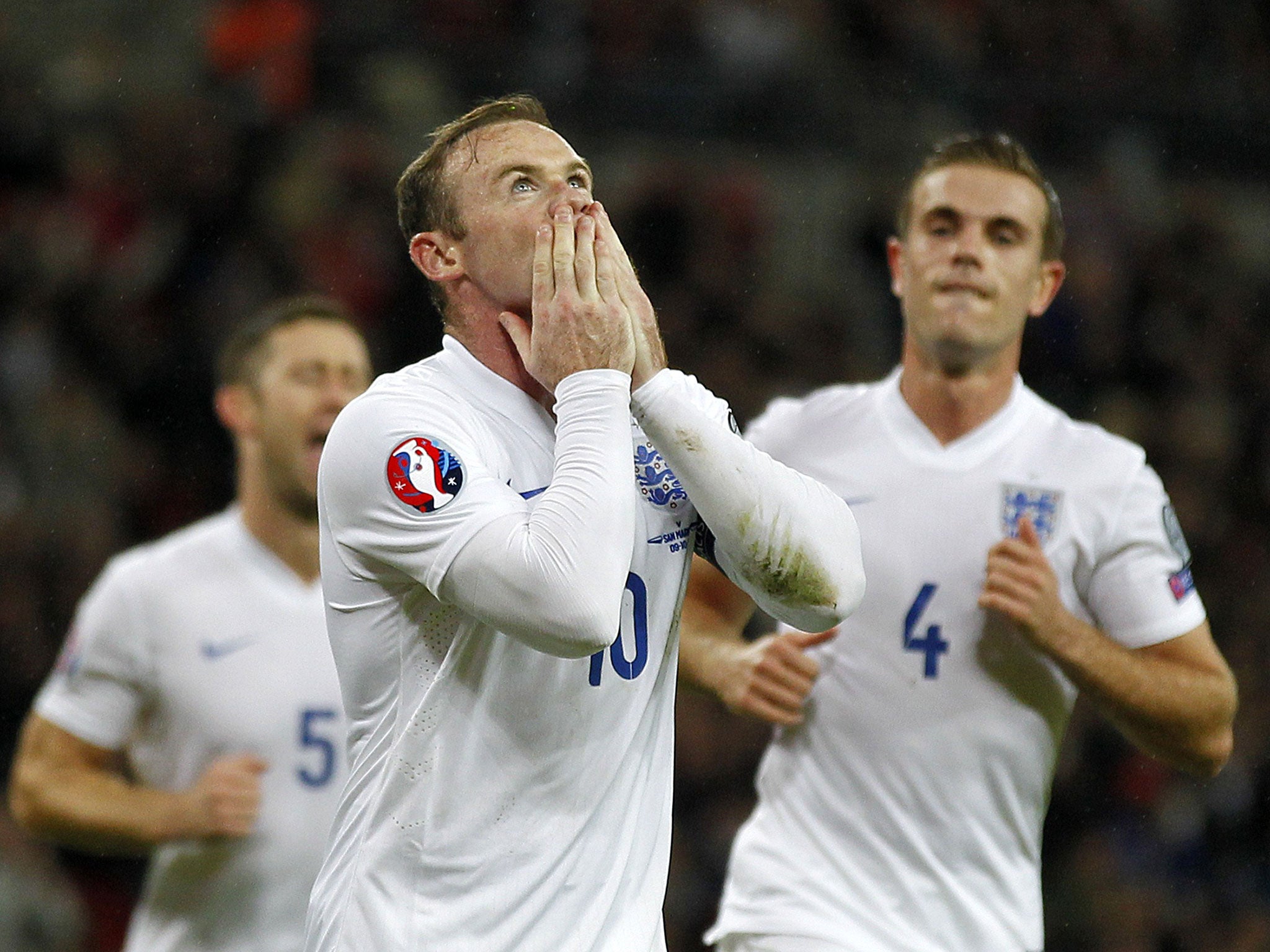Wayne Rooney scores for England against Estonia