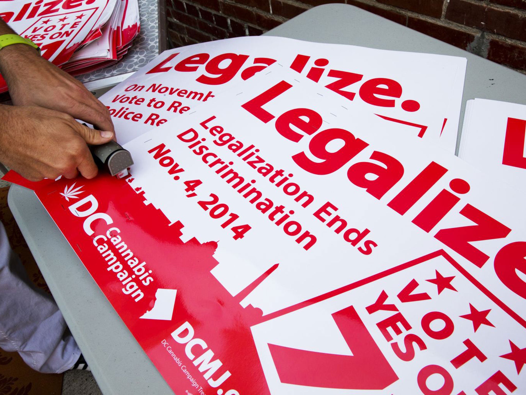 Marijuana campaigners in DC get signs ready ahead of vote