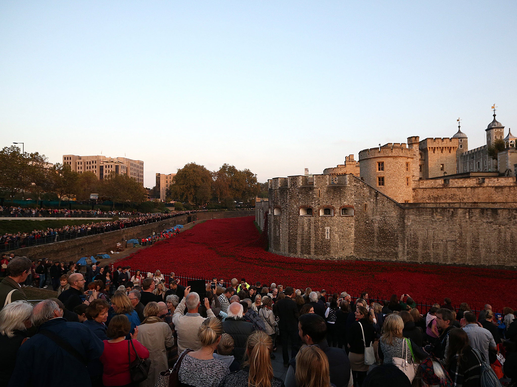 Tens of thousands of people have flocked to see the Tower of London poppies