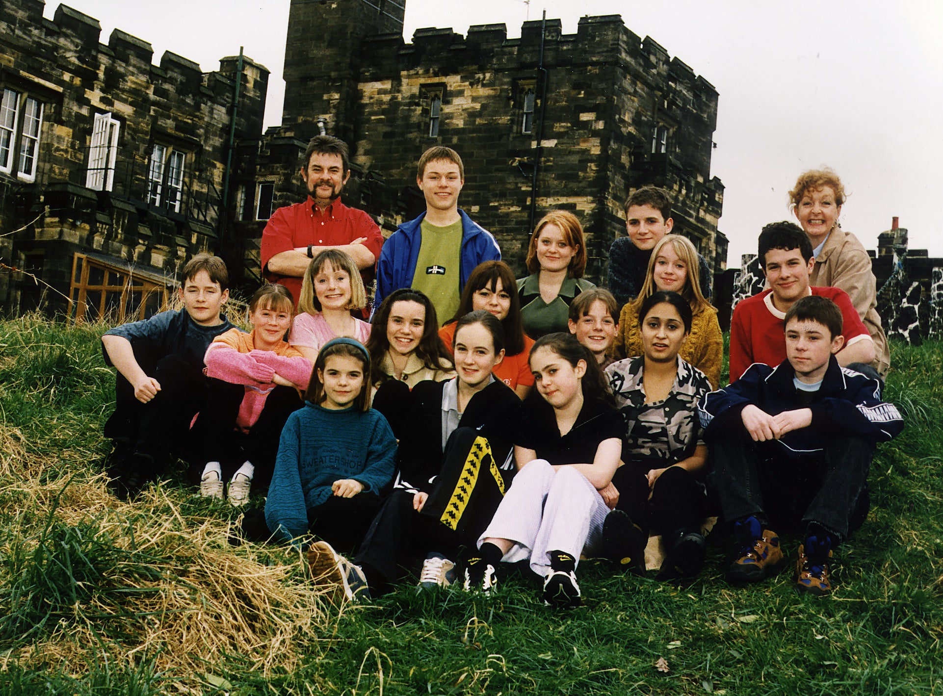 Ant and Dec pictured among the cast of the 1989 children’s drama ‘Byker Grove’