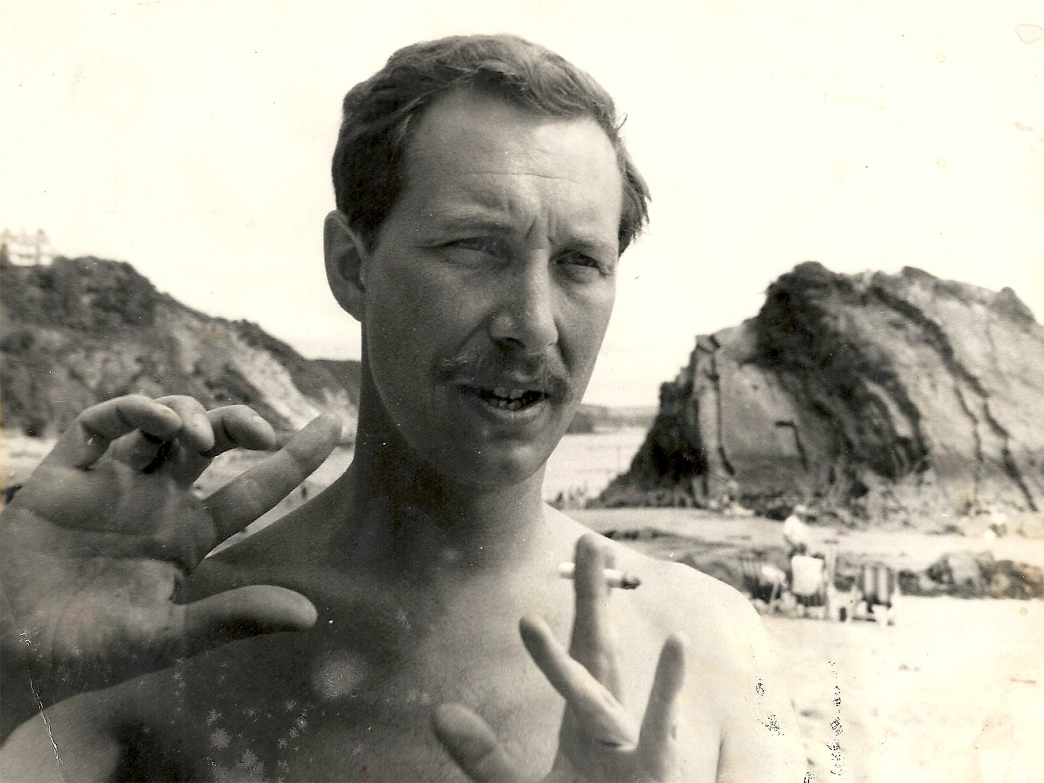 Hayes on the beach at Tenby in 1961 during the shooting of ‘The Andromeda Strain’