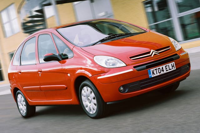 Citroën Xsara Picasso has lots of room inside and a massive boot with a low loading lip
