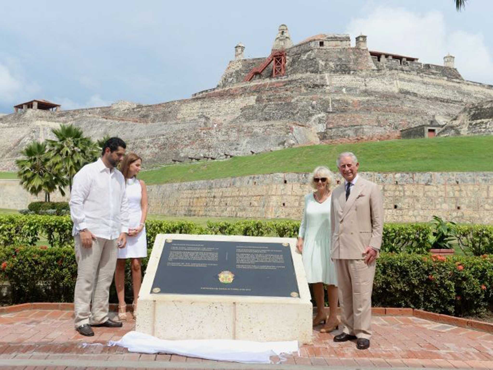 Prince Charles and Camilla unveiling the plaque with Cartagena Mayor and his wife