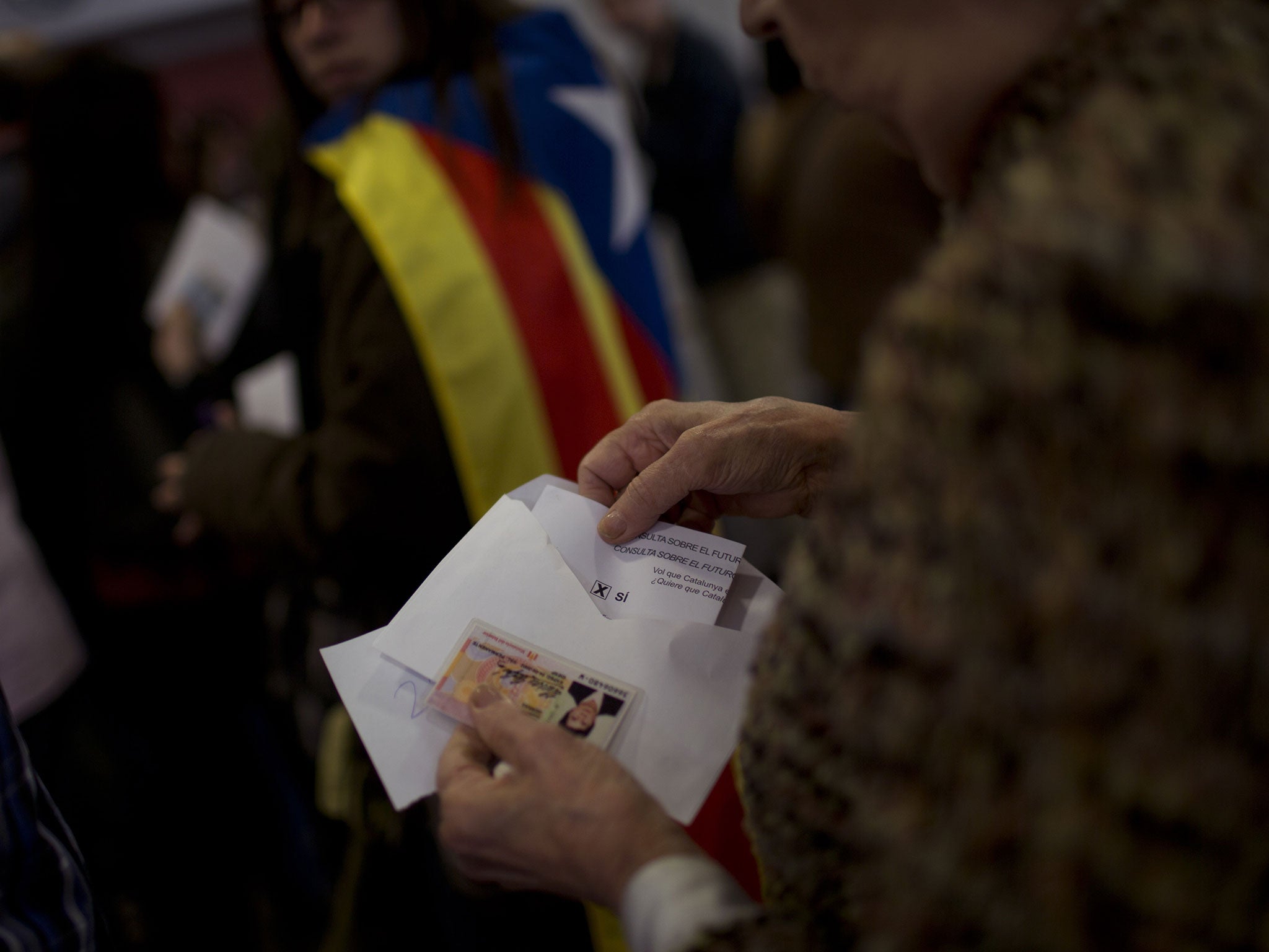Catalonia’s independence poll was run almost entirely by volunteers