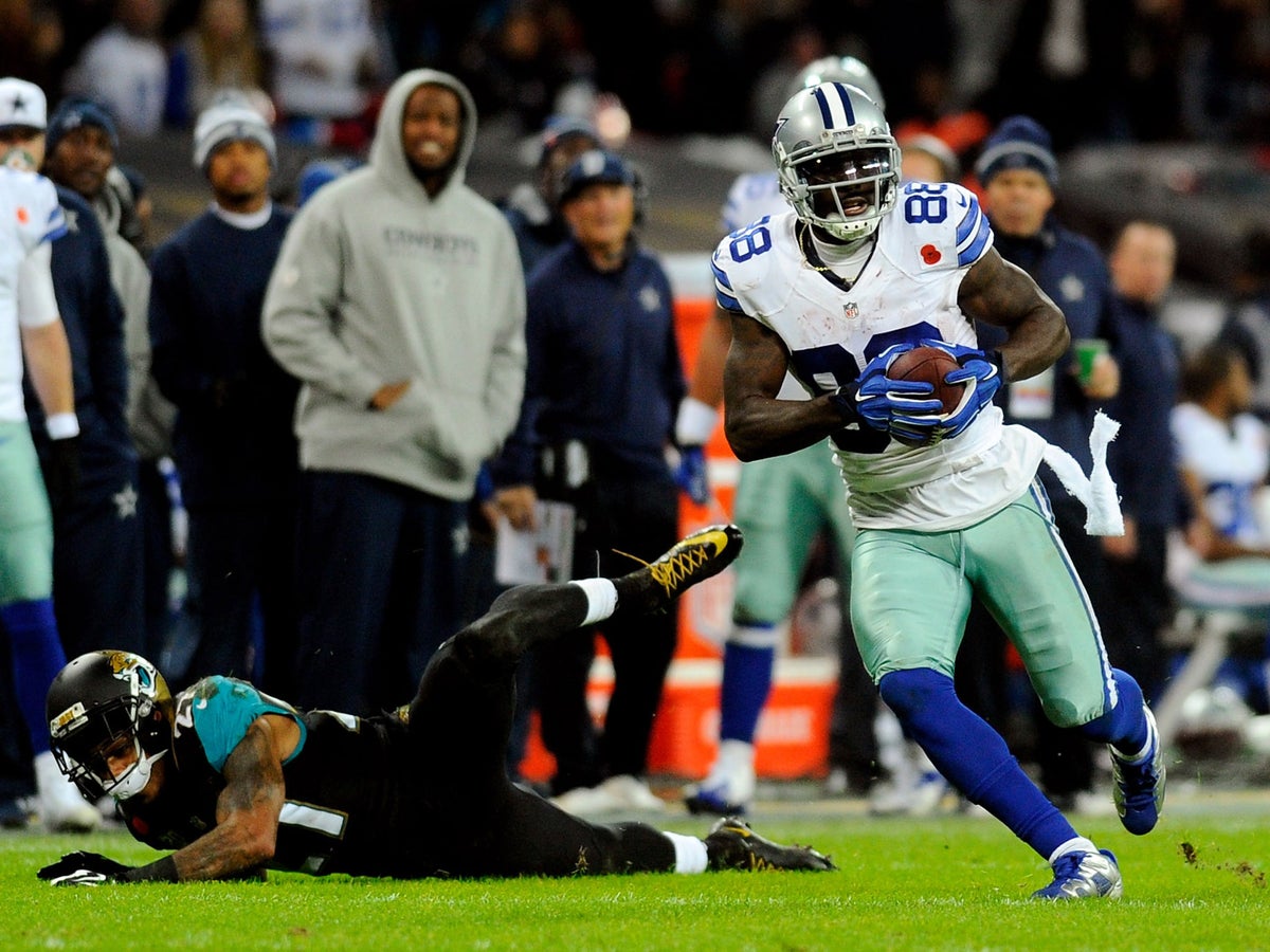 Dallas Cowboys' Tony Romo punishes Jacksonville Jaguars at Wembley, NFL