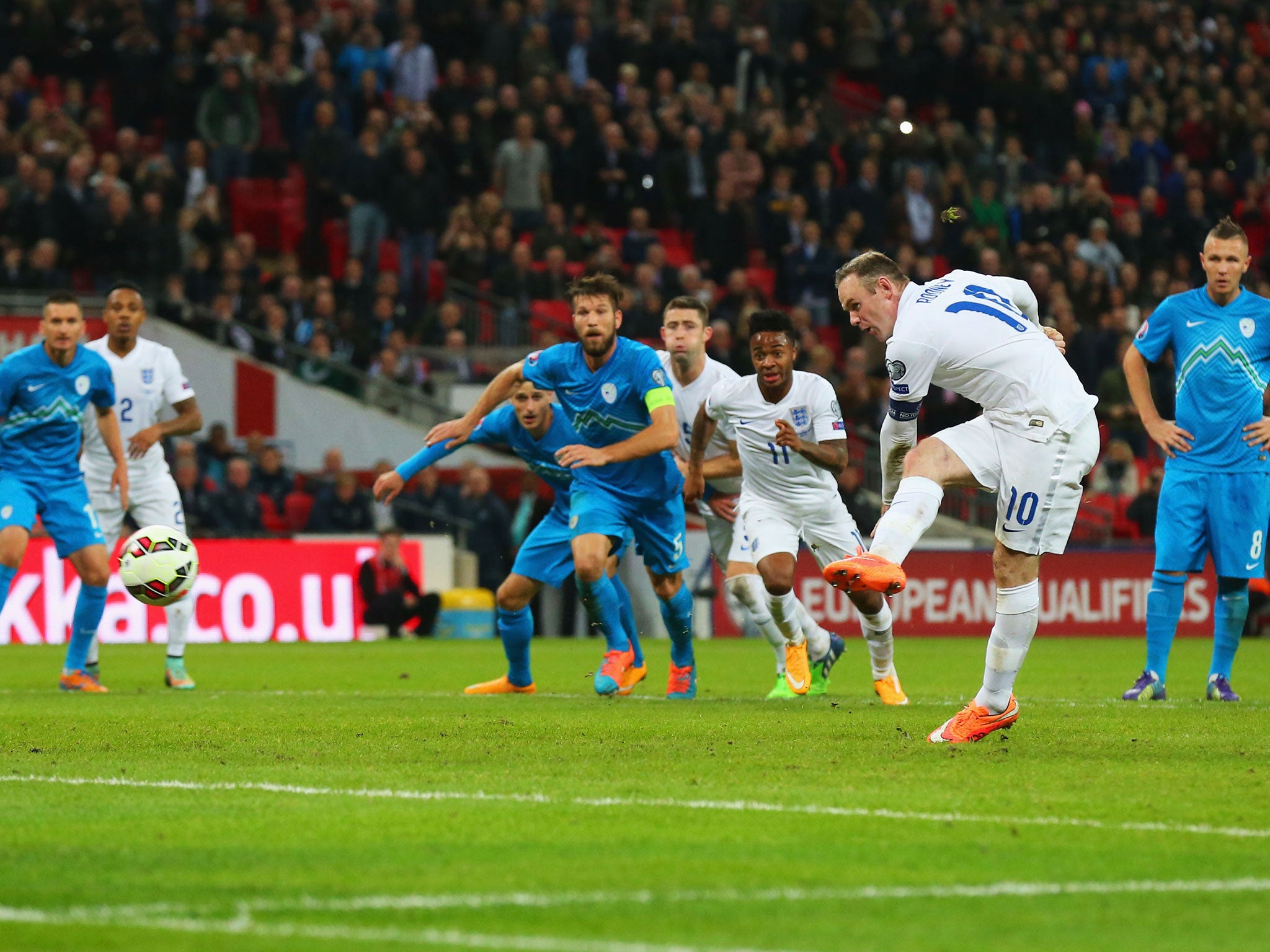 Rooney equalises from the penalty spot