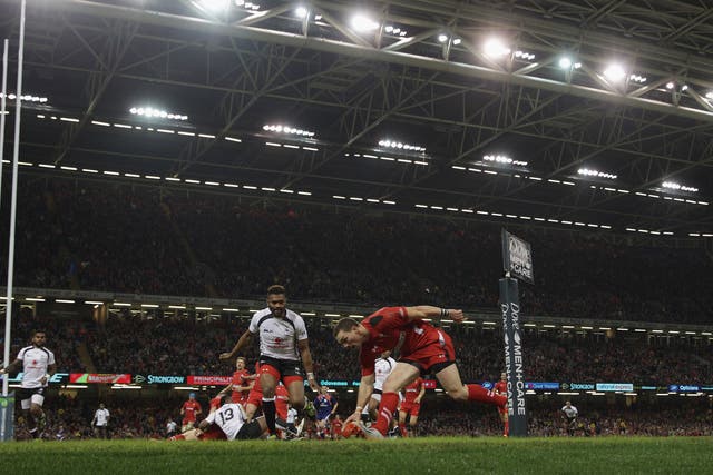 George North scores a try for Wales against Fiji