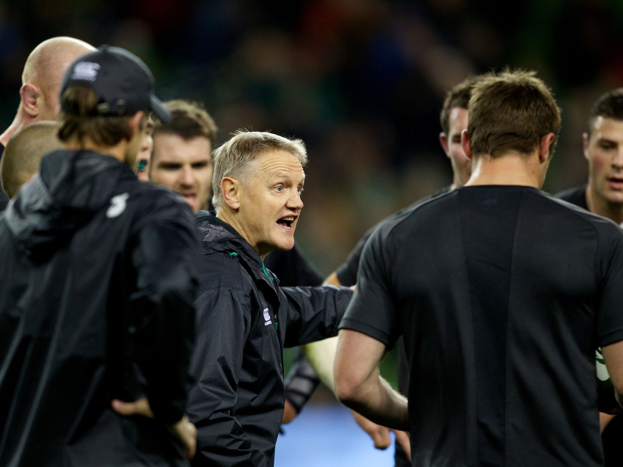 Joe Schmidt gives his Ireland side a team-talk