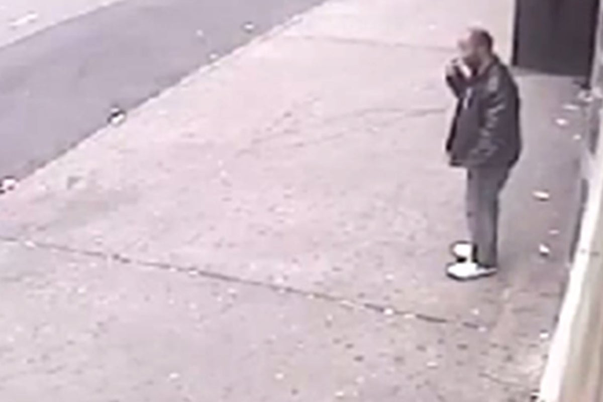 New York subway death: Man pushed off platform in 'unprovoked' attack ...