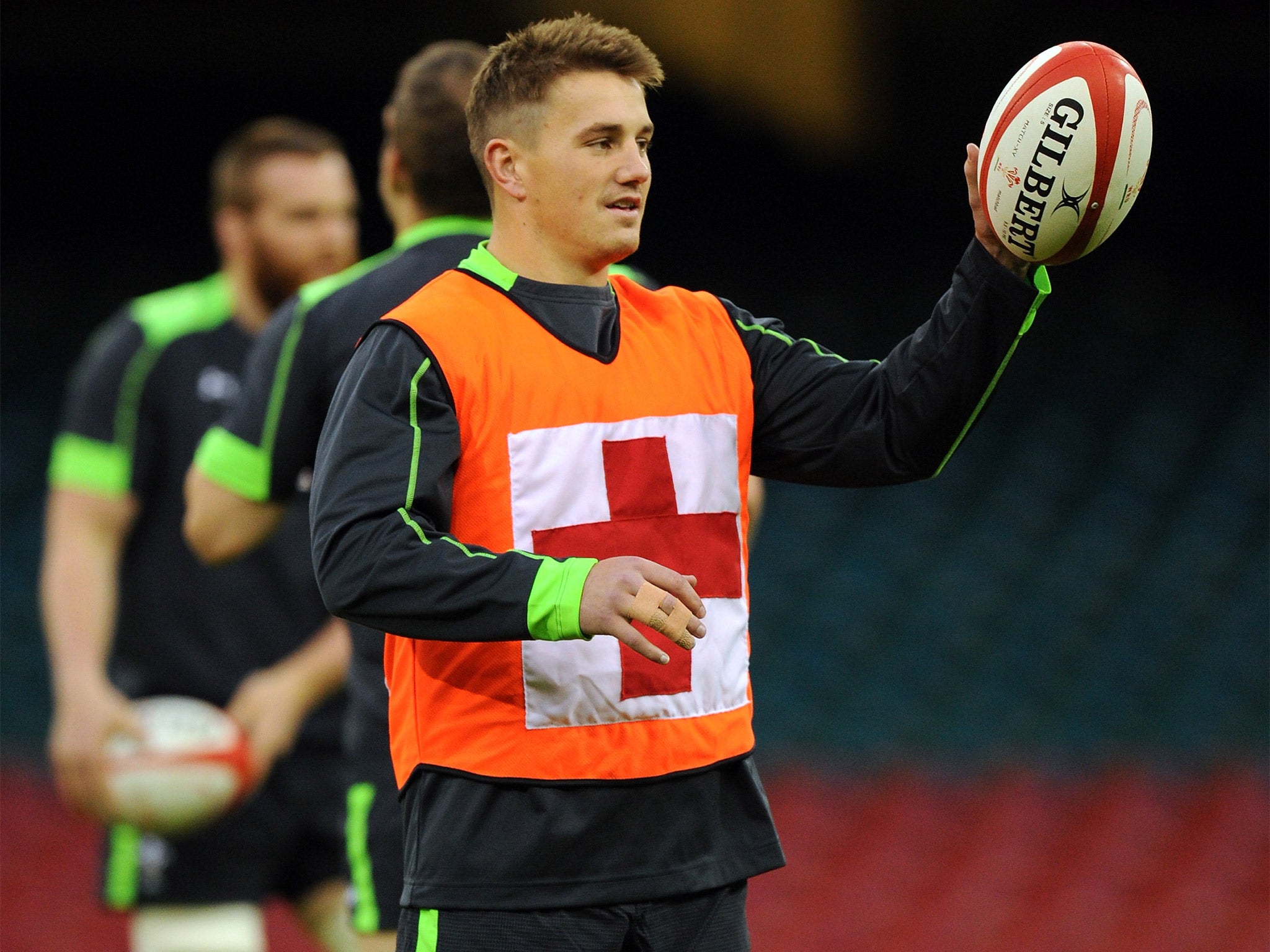 Wales hope the return of centre Jonathan Davies can help bring about their first win over the All Blacks since 1953
