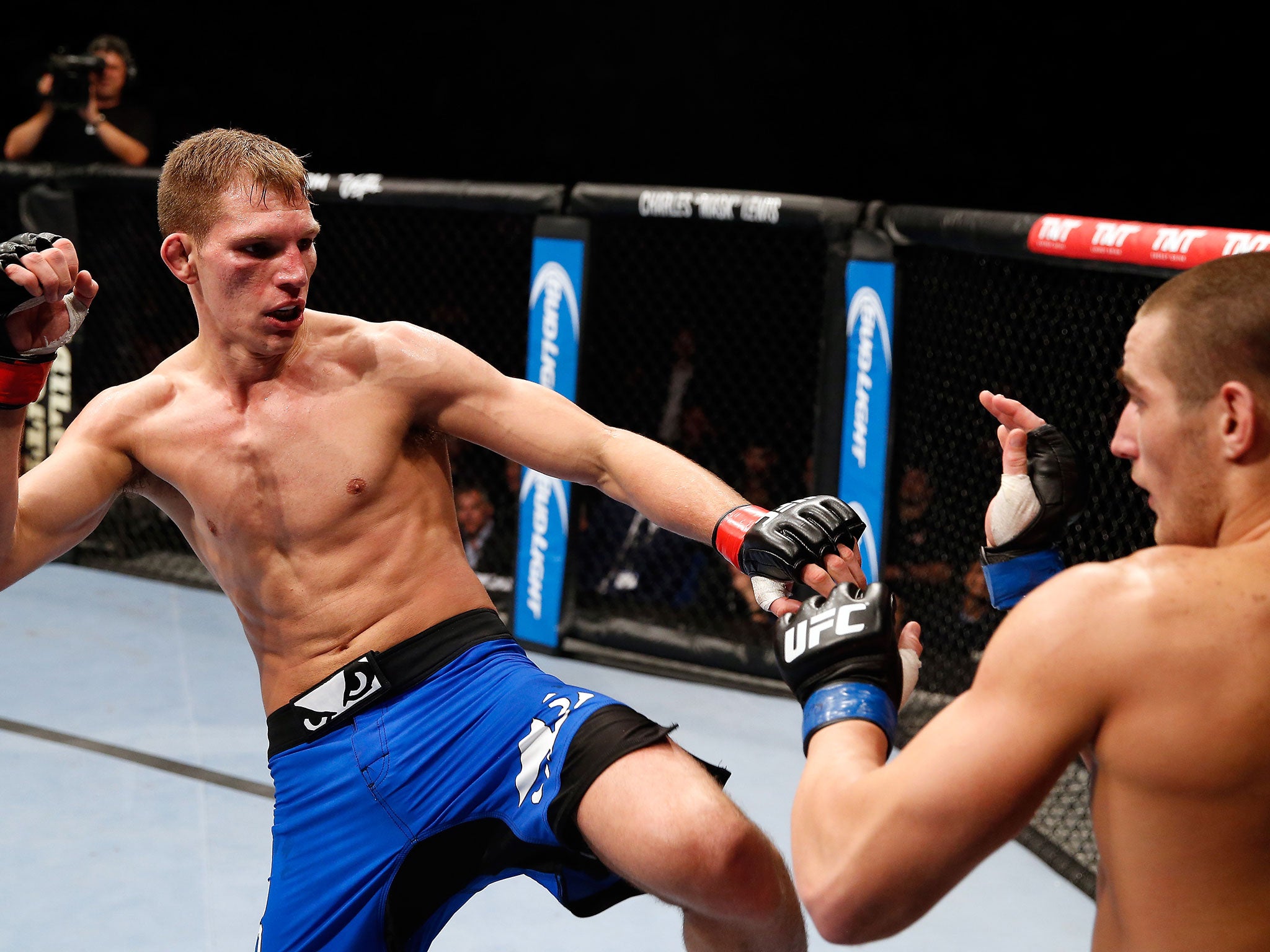 Luke Barnatt kicks Sean Strickland