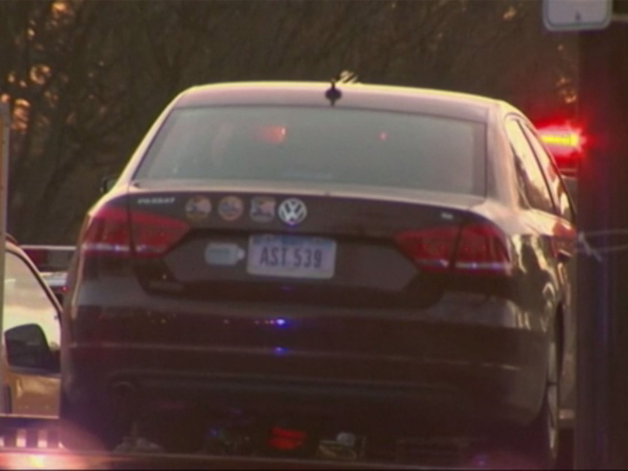 The Secret Service arrested a man on Wednesday who had a hunting rifle, ammunition and a knife in the boot of his car, which was parked near to the White House.