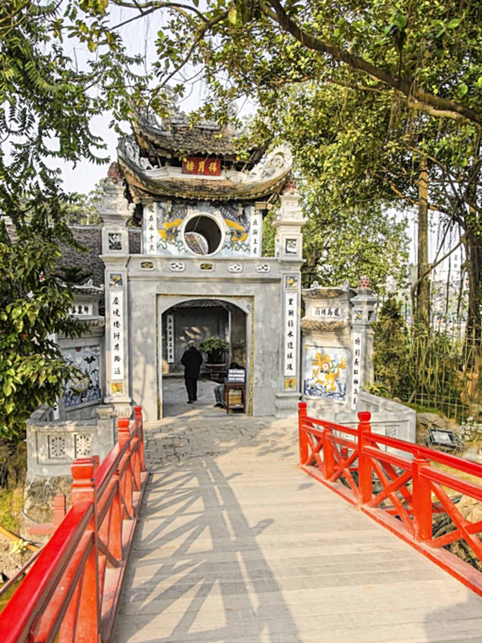 Island idyll: Ngoc Son Temple