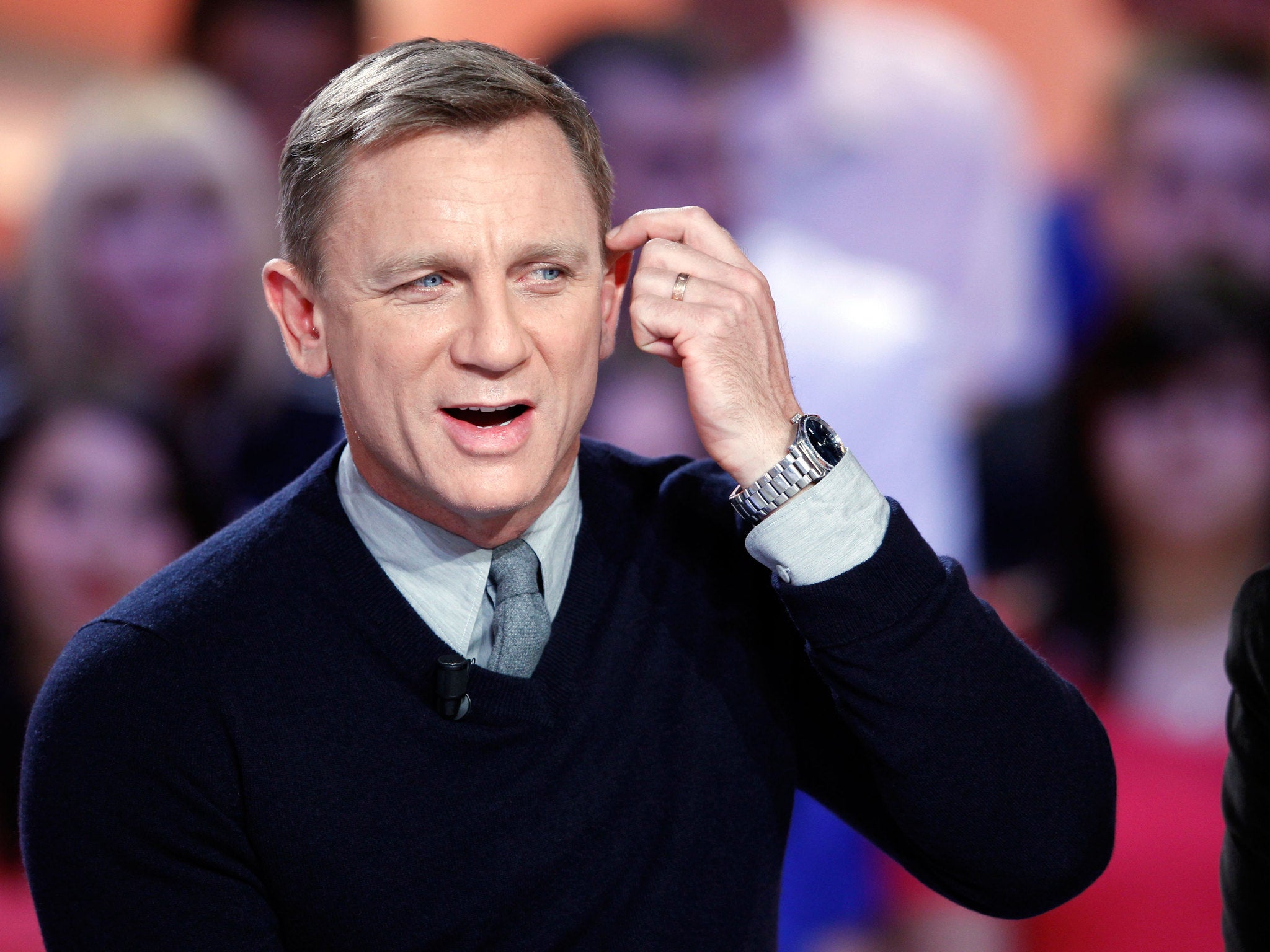 Daniel Craig appearing on French TV wearing a much more tame watch