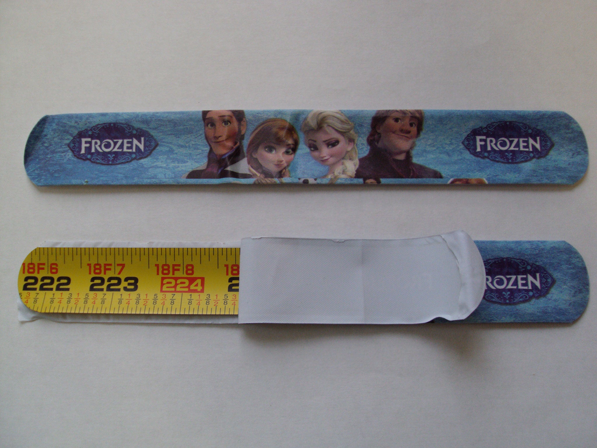 The counterfeit Frozen snap bracelets