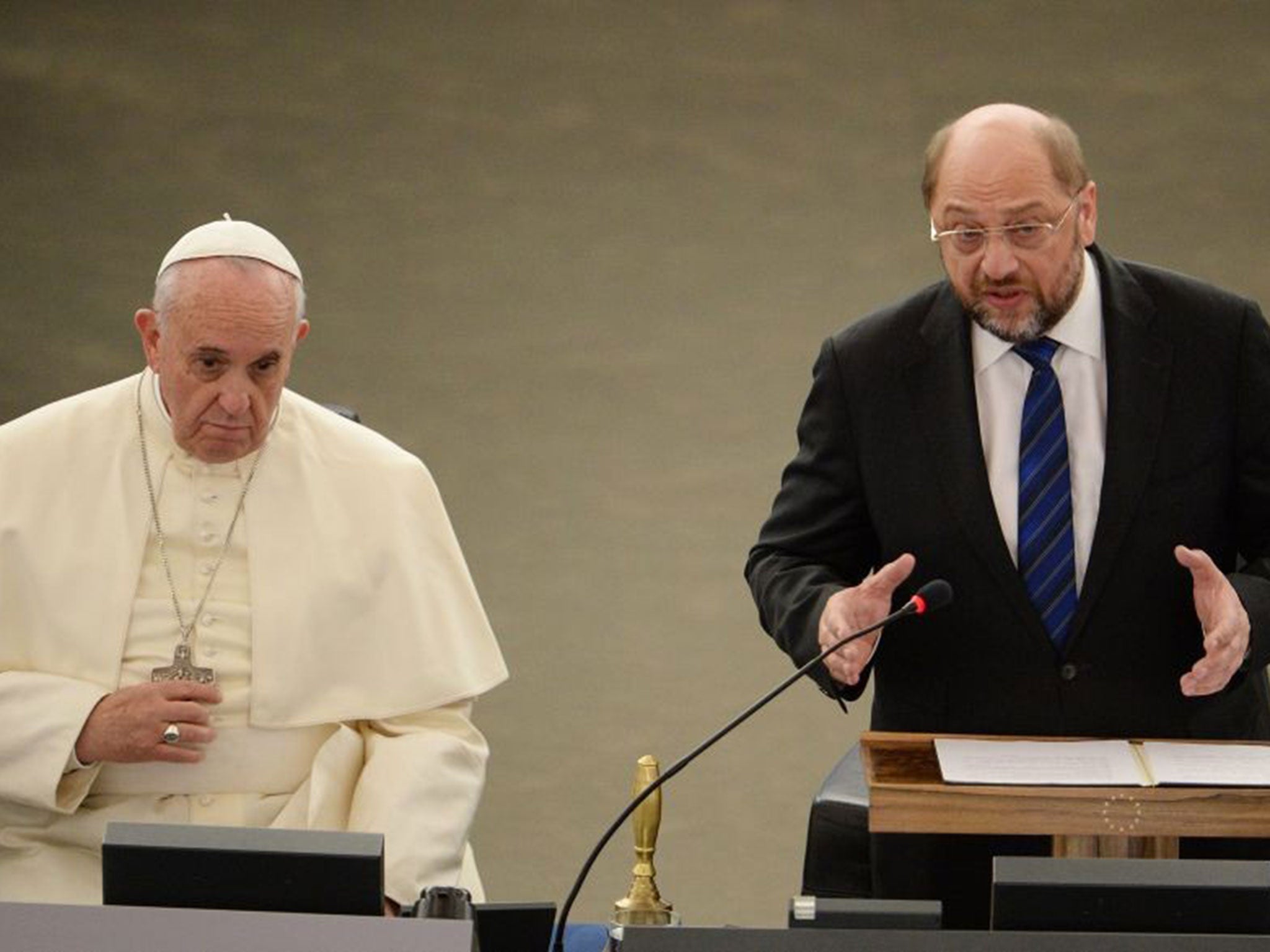 EU Parliament President Martin Schulz (R) welcomes Pope Francis (L) before his speech at the European Parliament in Strasbourg, France, on 25 November, 2014