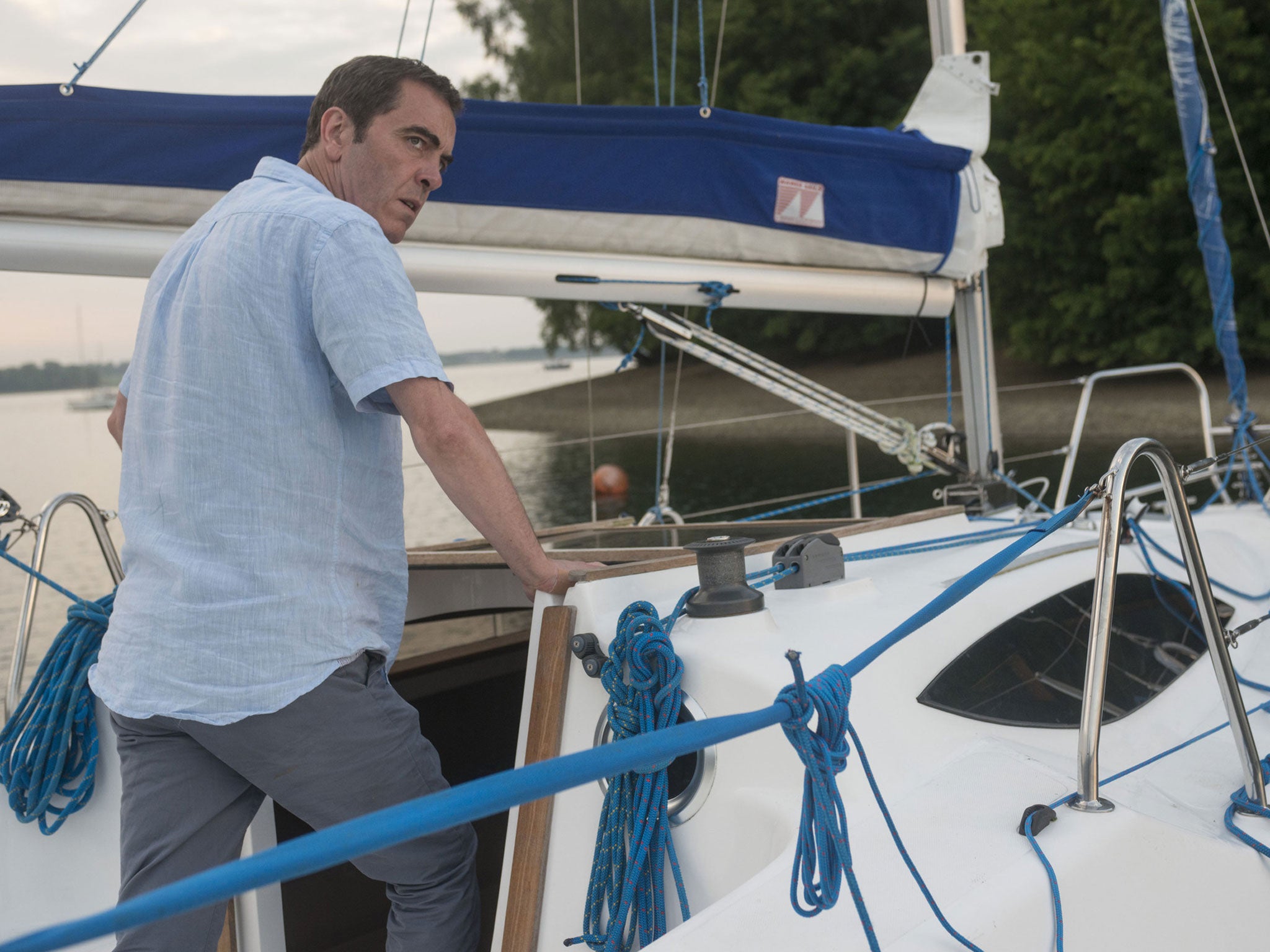 Tony breaks into Ian Garrett's yacht and makes a shocking discovery