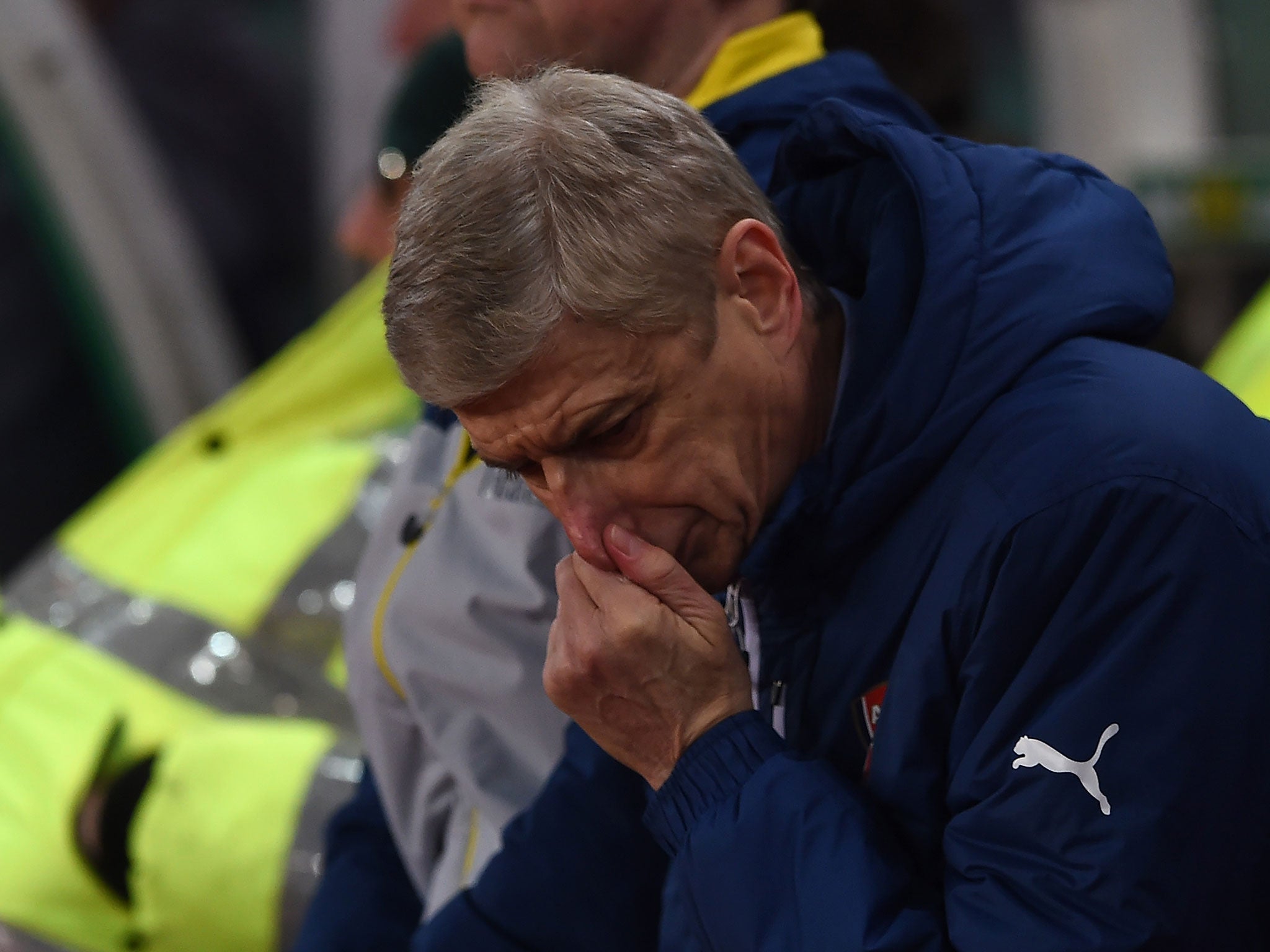 Arsene Wenger reacts to his side's 3-2 defeat to Stoke