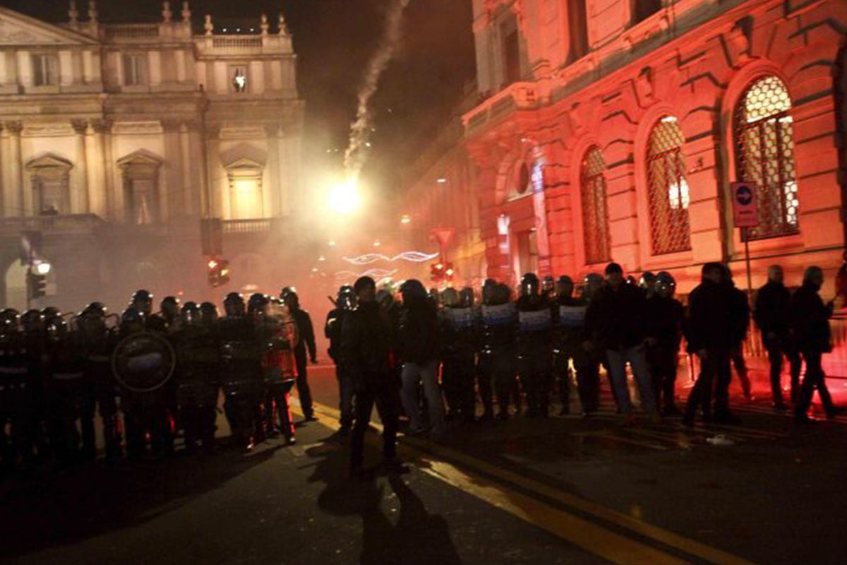 Class war in Milan as riot police called in to deal with left-wing ...