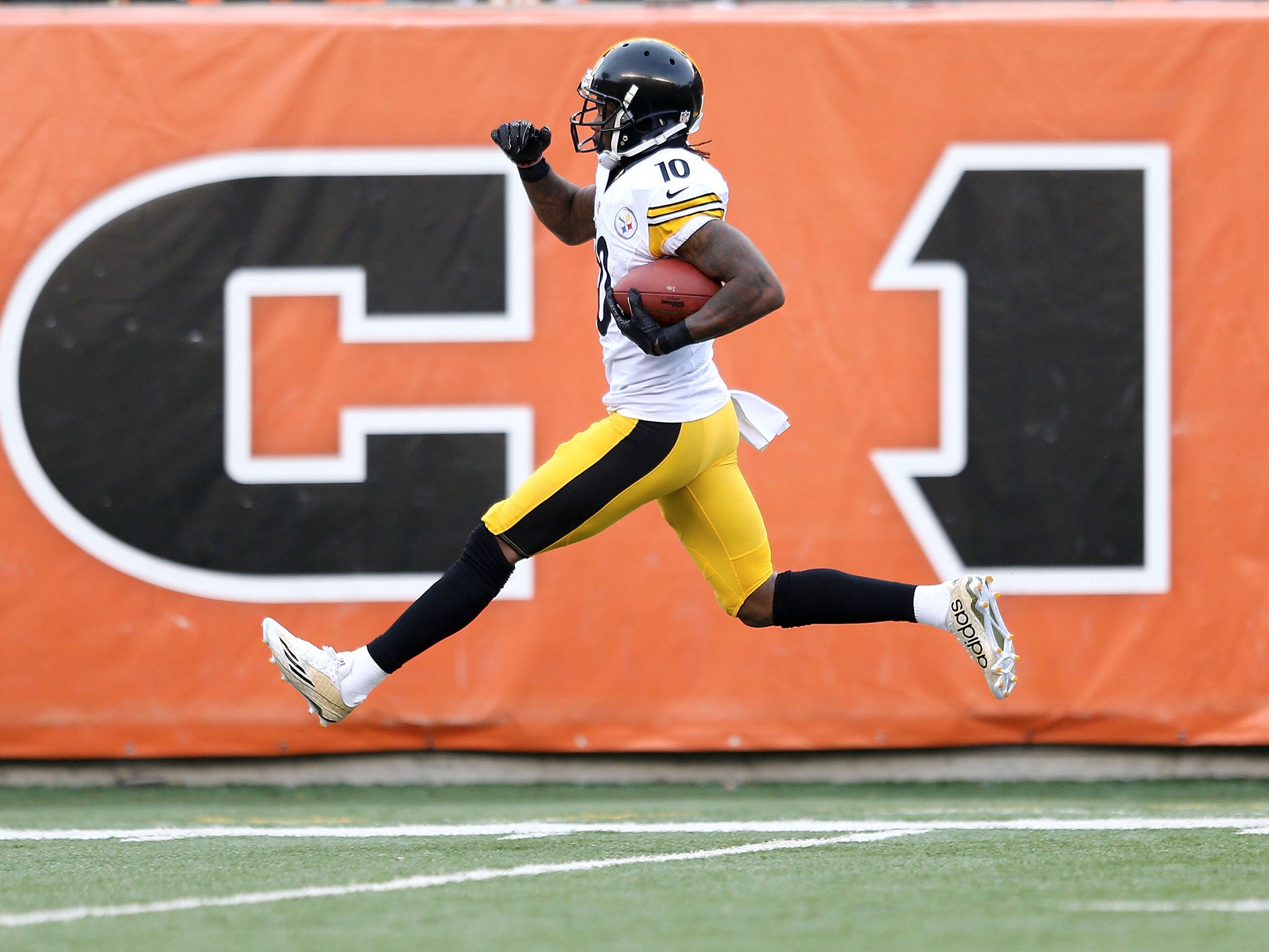 Martavos Bryant caught a 94-yard touchdown pass from Ben Roethlisberger to record the longest scoring play of the season