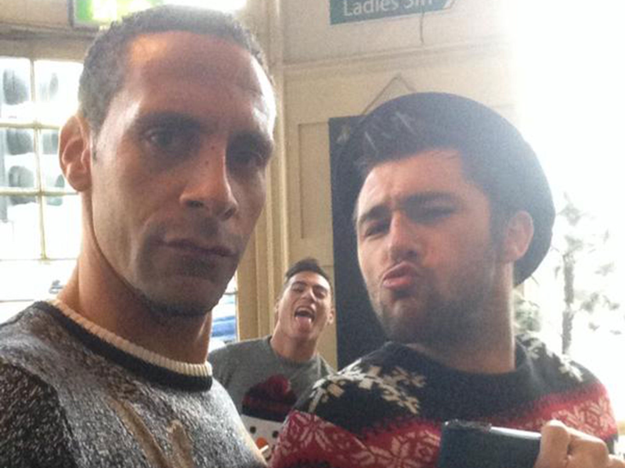 Rio Ferdinand, Eduardo Vargas and Charlie Austin at the Sunday lunch