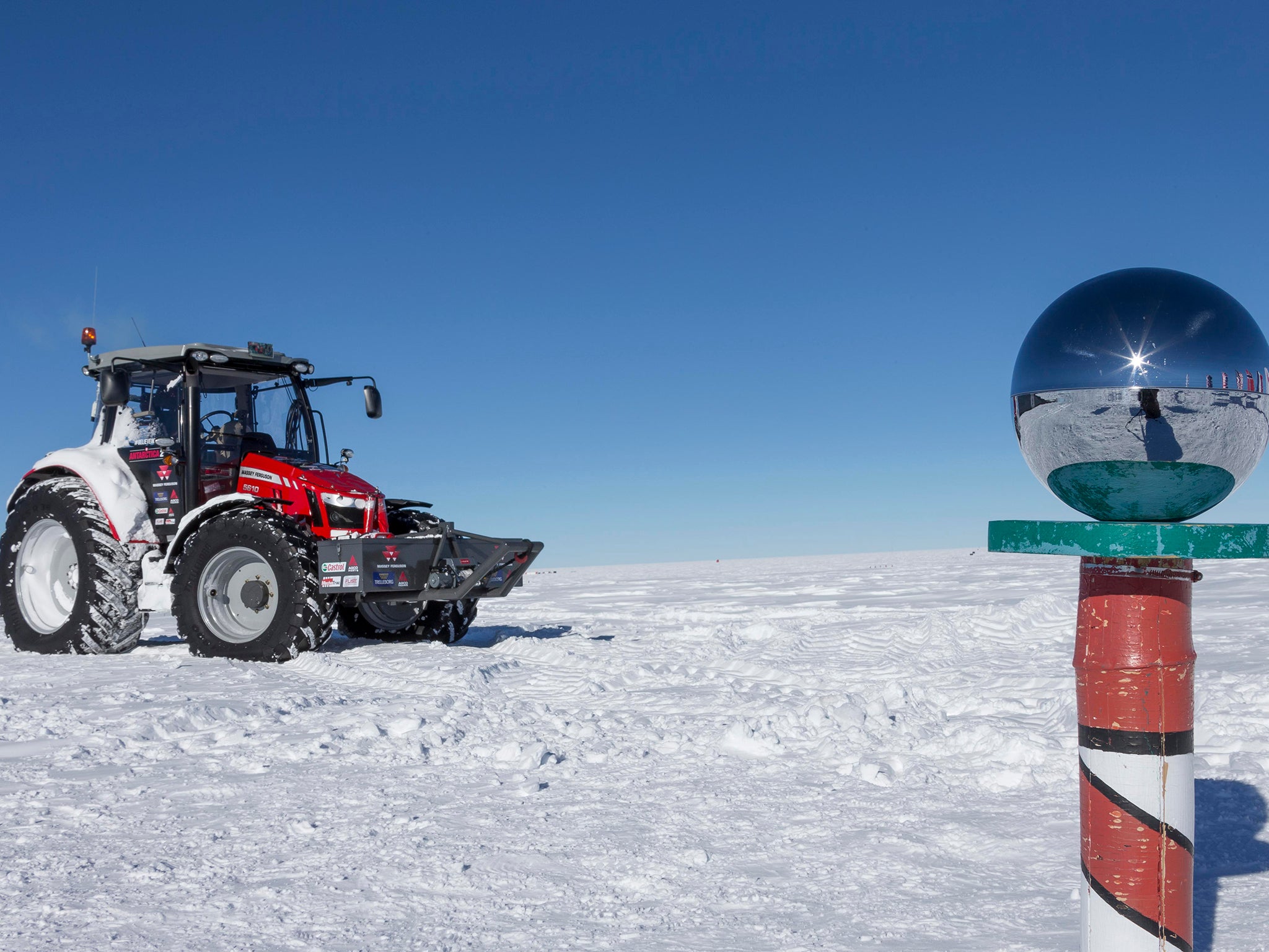Manon Ossevoort, a Dutch actress and adventurer, has arrived at the South Pole after a 2,500 km journey across the ice of Antartica in a red Massey tractor.