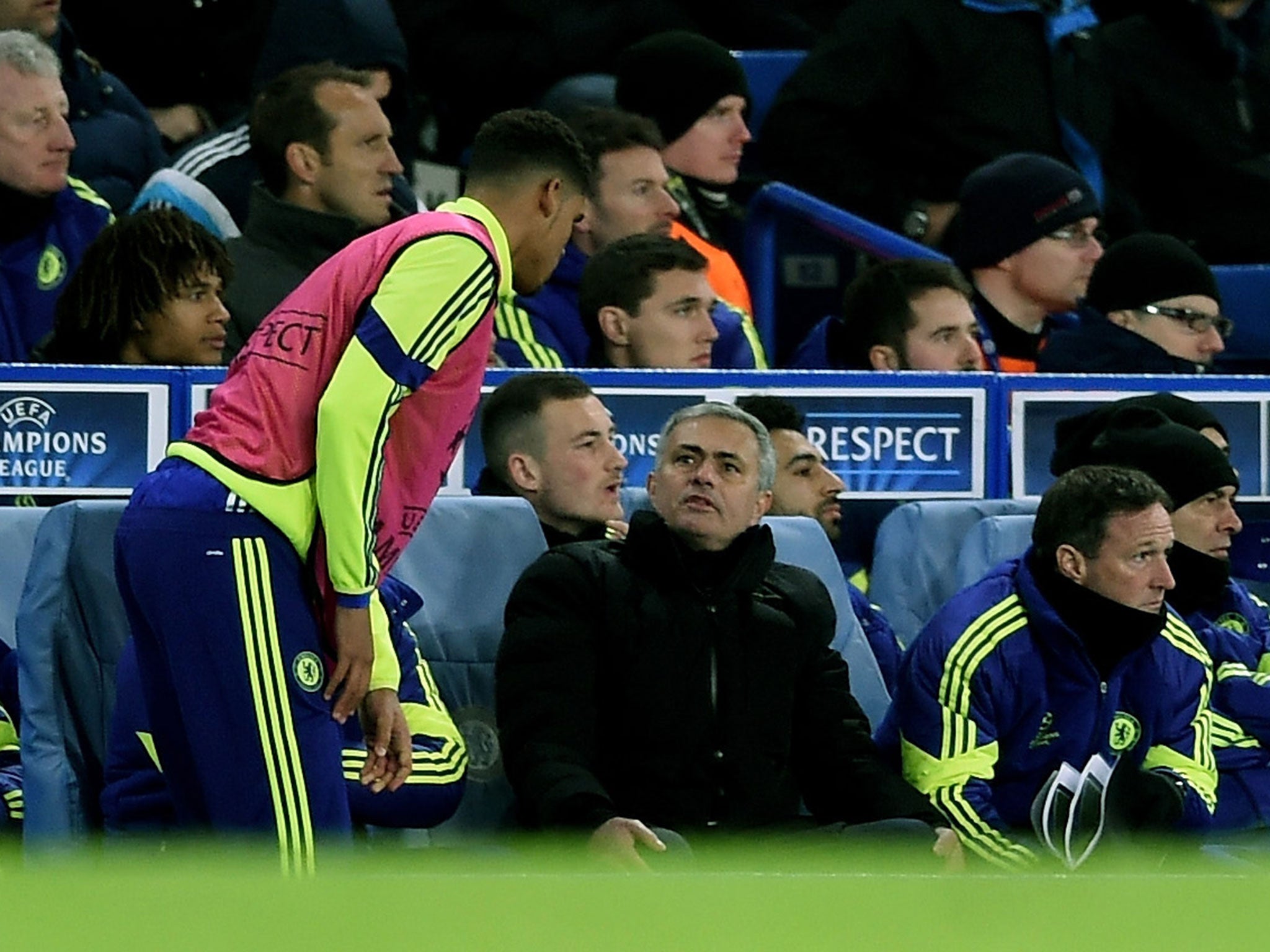 Mourinho speaks with Loftus-Cheek before he came on
