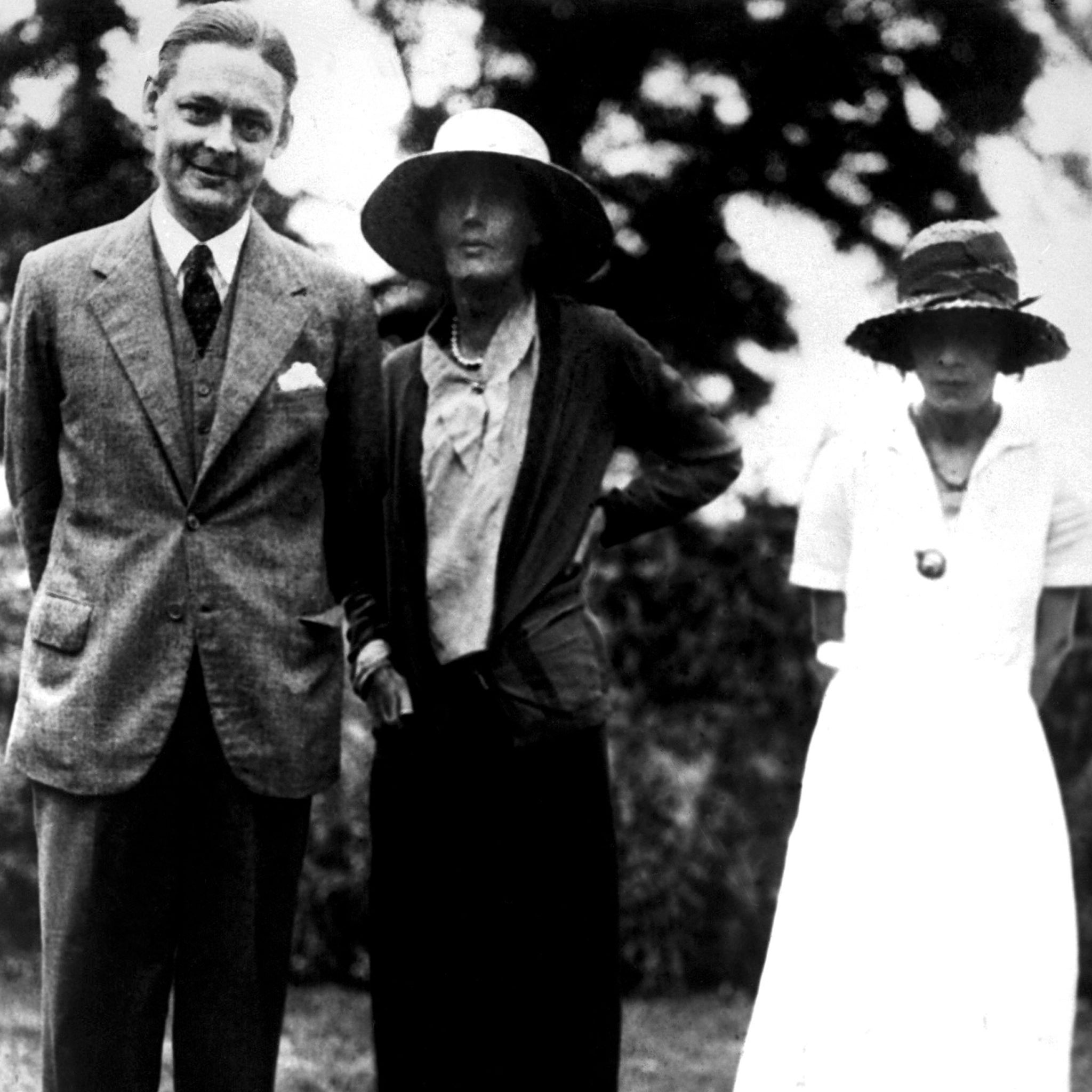 T S Eliot with Virginia Woolf and Vivienne Eliot