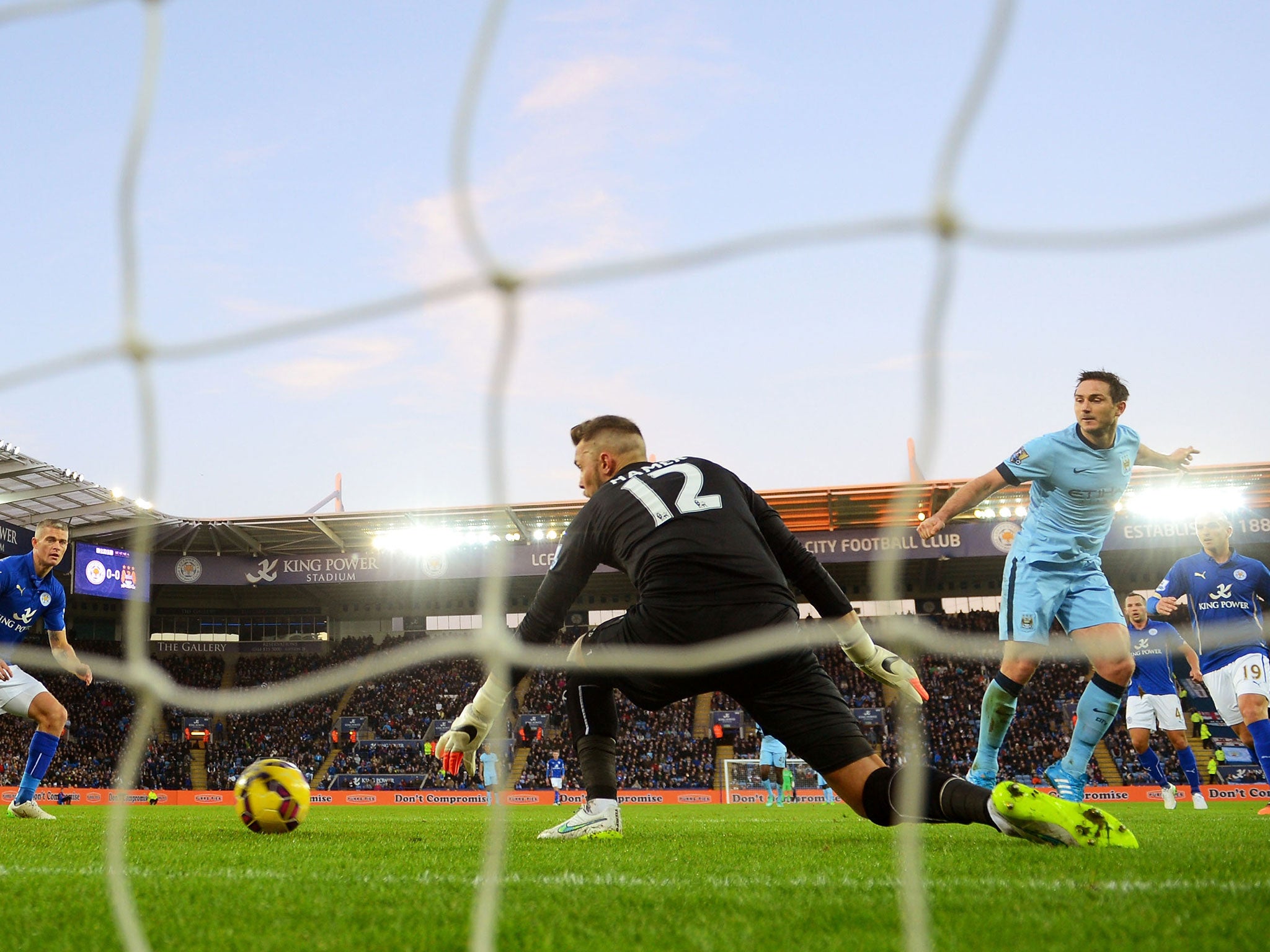 Frank Lampard taps the ball past goalkeeper Ben Hamer