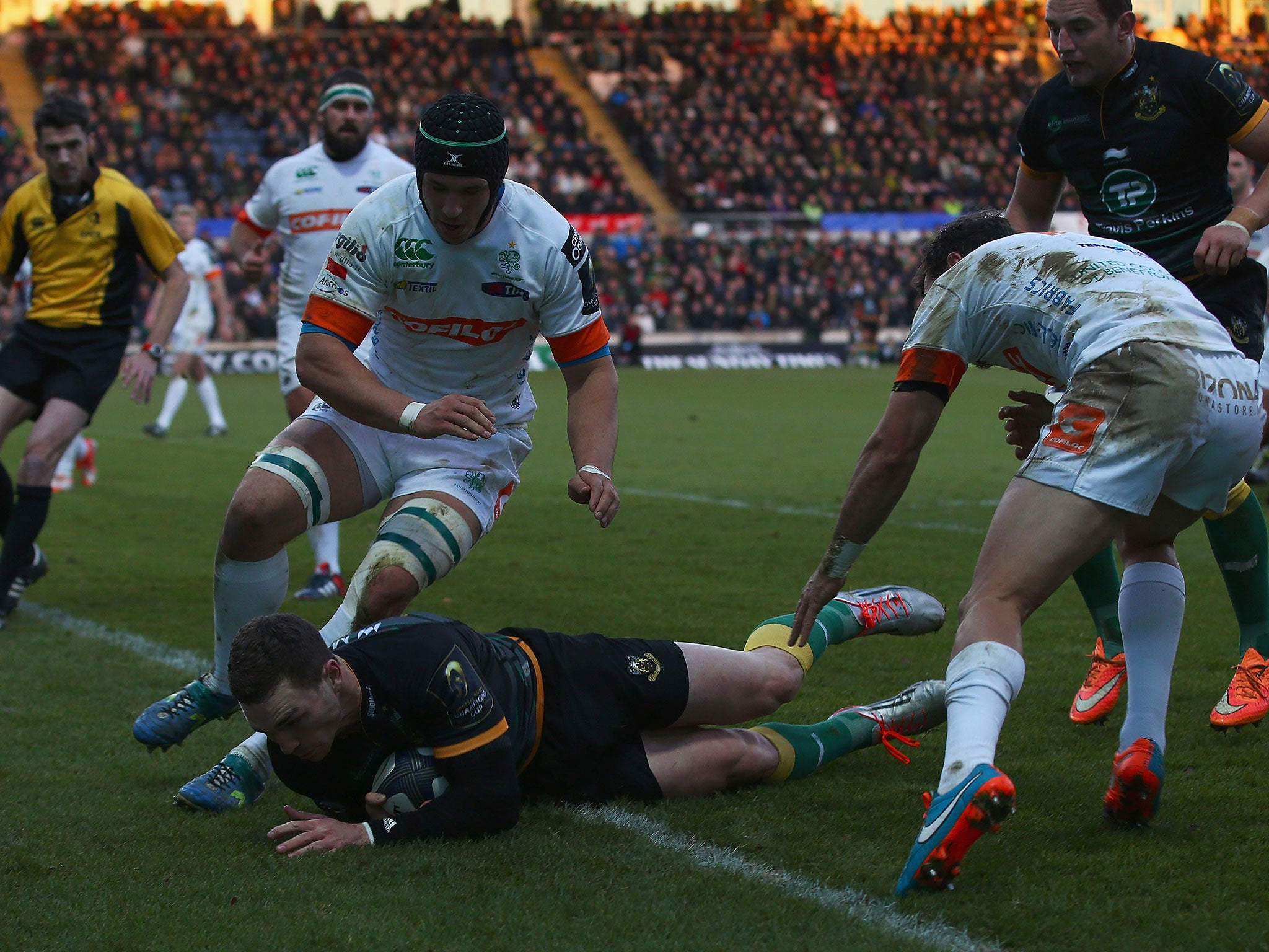 George North dives over the try line