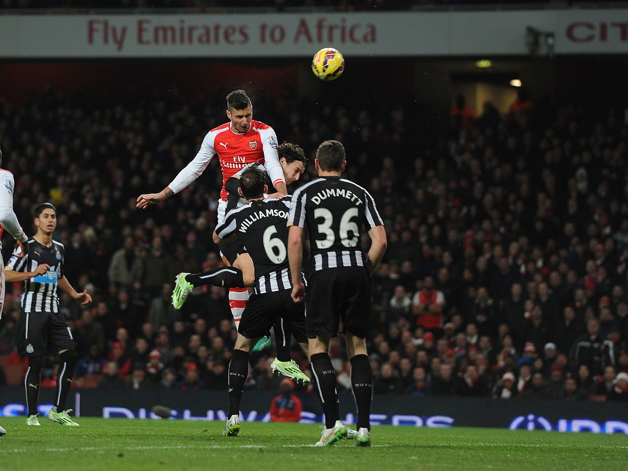 Giroud scores the opening goal