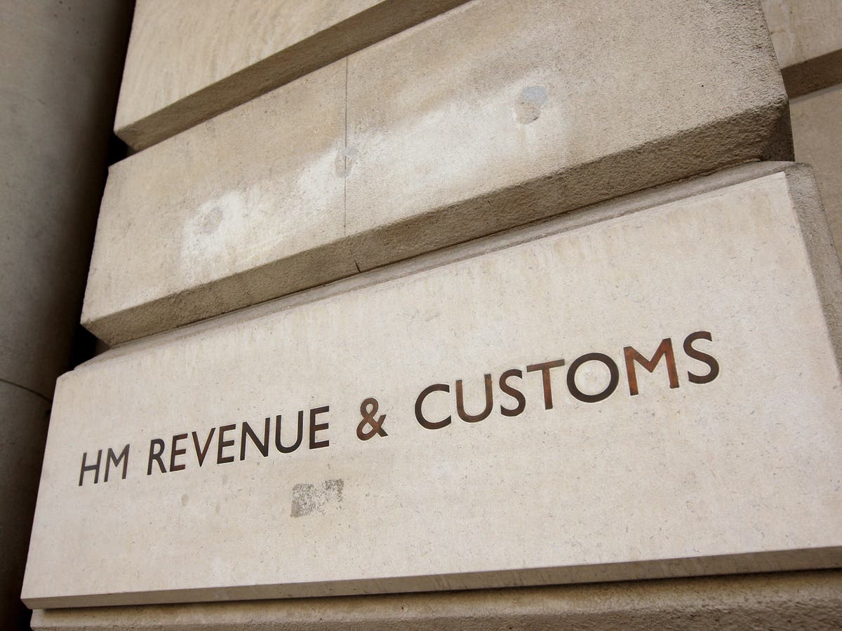 hmrc-helpline-criticised-for-long-waiting-times-and-cutting-off-callers