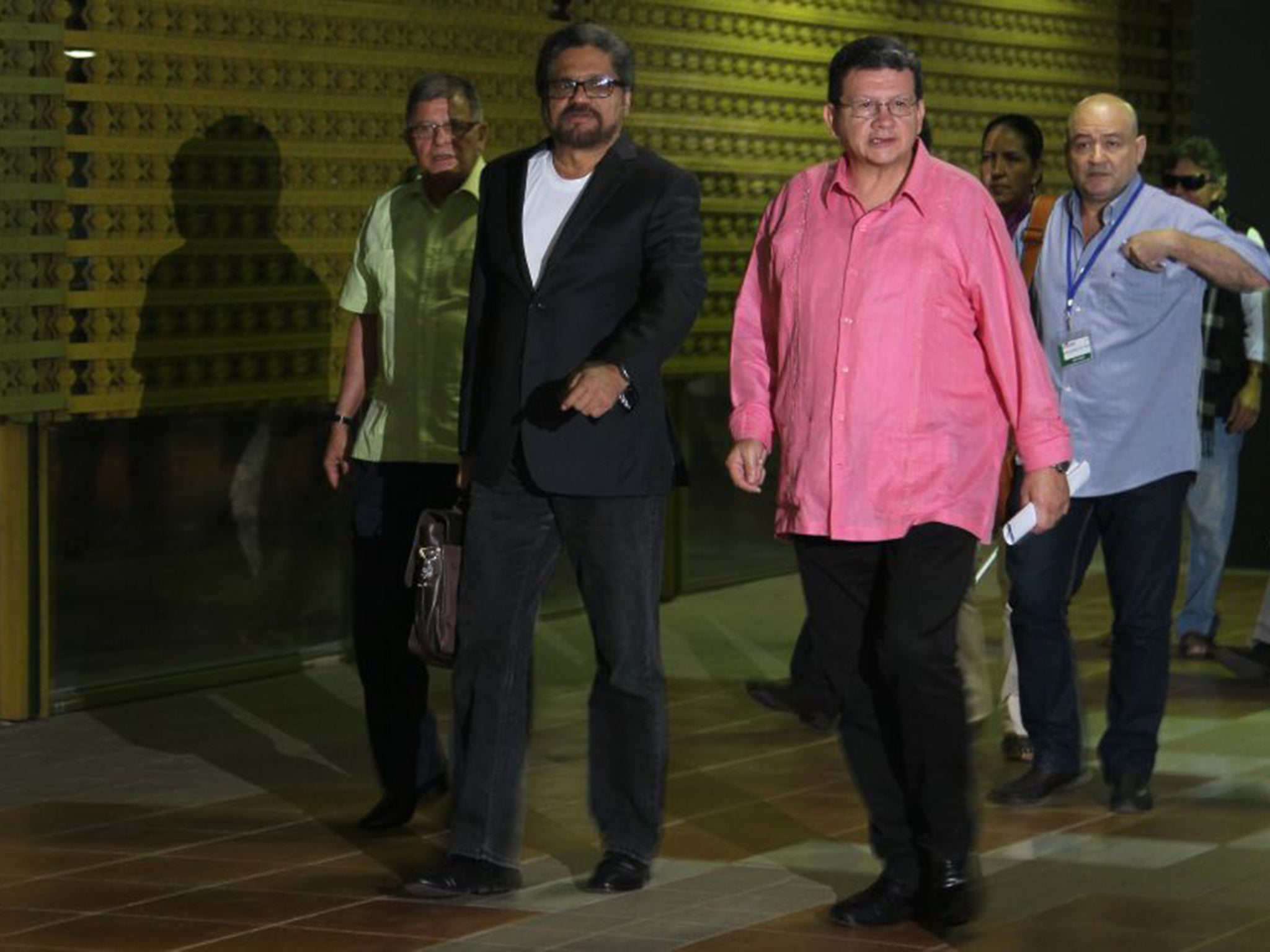 Farc leaders arrive to resume peace talks with the Colombian government in Havana, Cuba