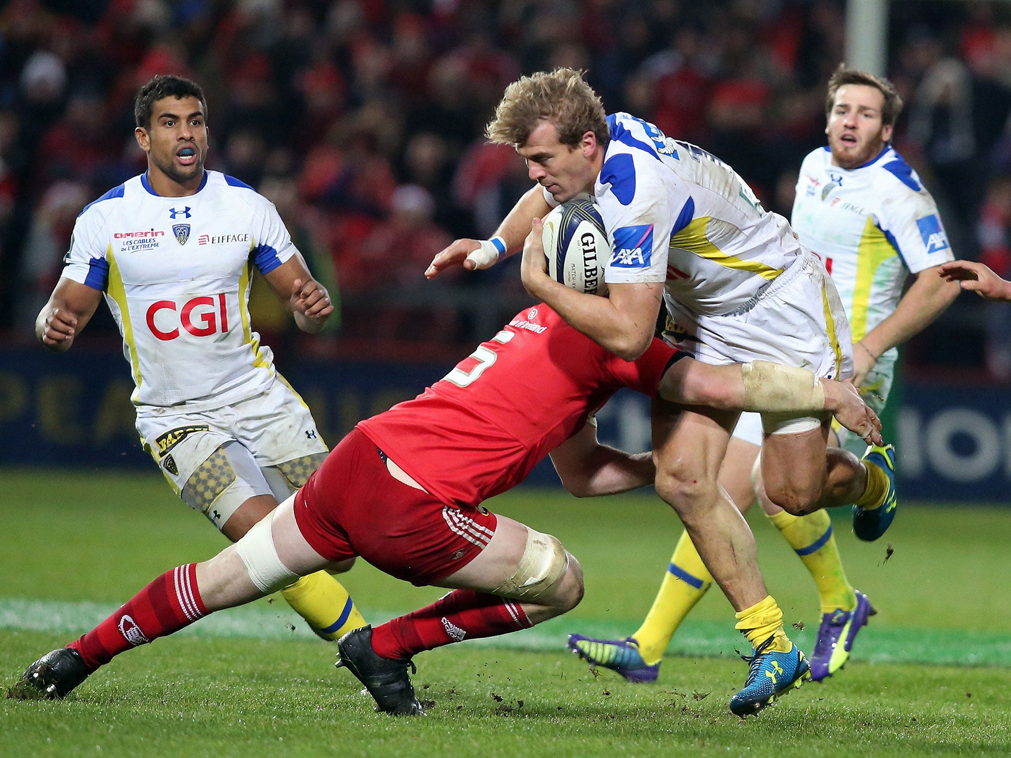 Peter O'Mahony tackles Aurelien Rougerie