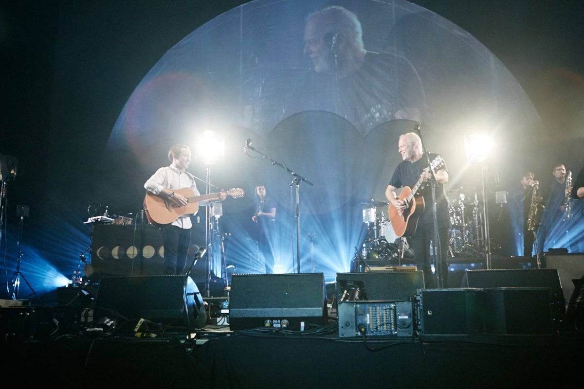 Watch Pink Floyd's Dave Gilmour crash Bombay Bicycle Club gig to send-off  Earls Court Arena with 'Wish You Were Here' performance | The Independent |  The Independent