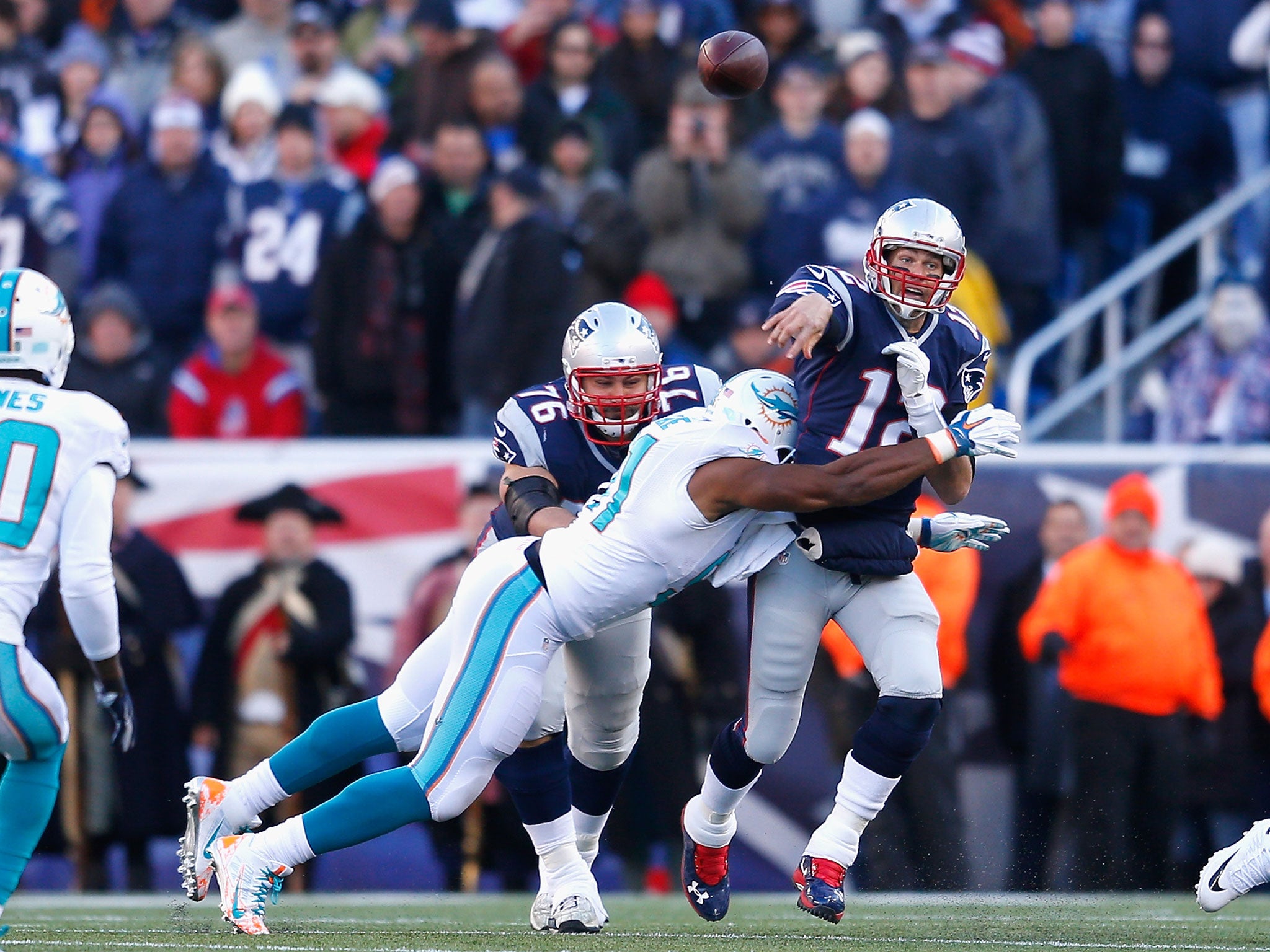 Patriots Clinch AFC East With 41-13 Win Over Dolphins