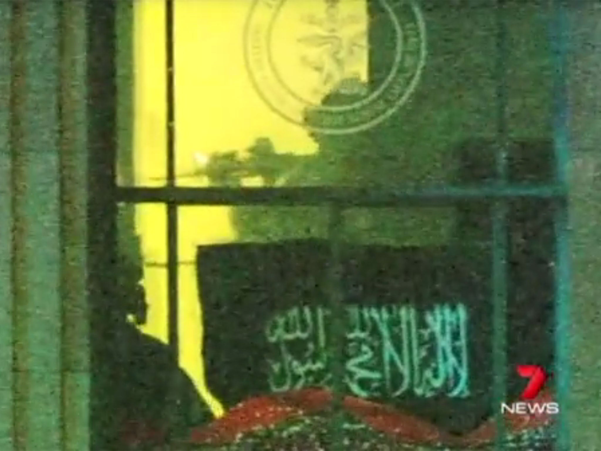 Sydney Siege: Dramatic new footage shows sniper on roof opposite cafe.