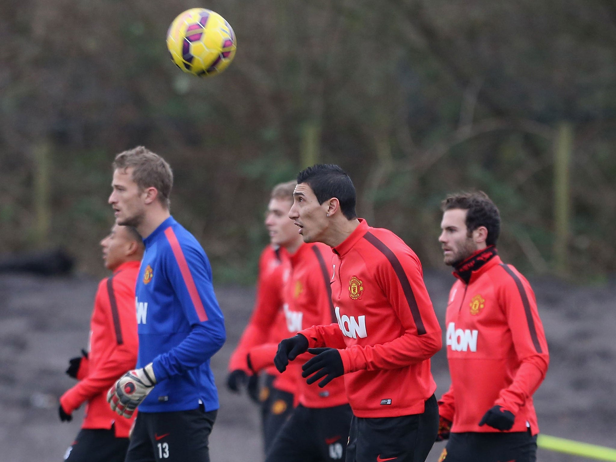 Di Maria joins the rest of the United squad in training